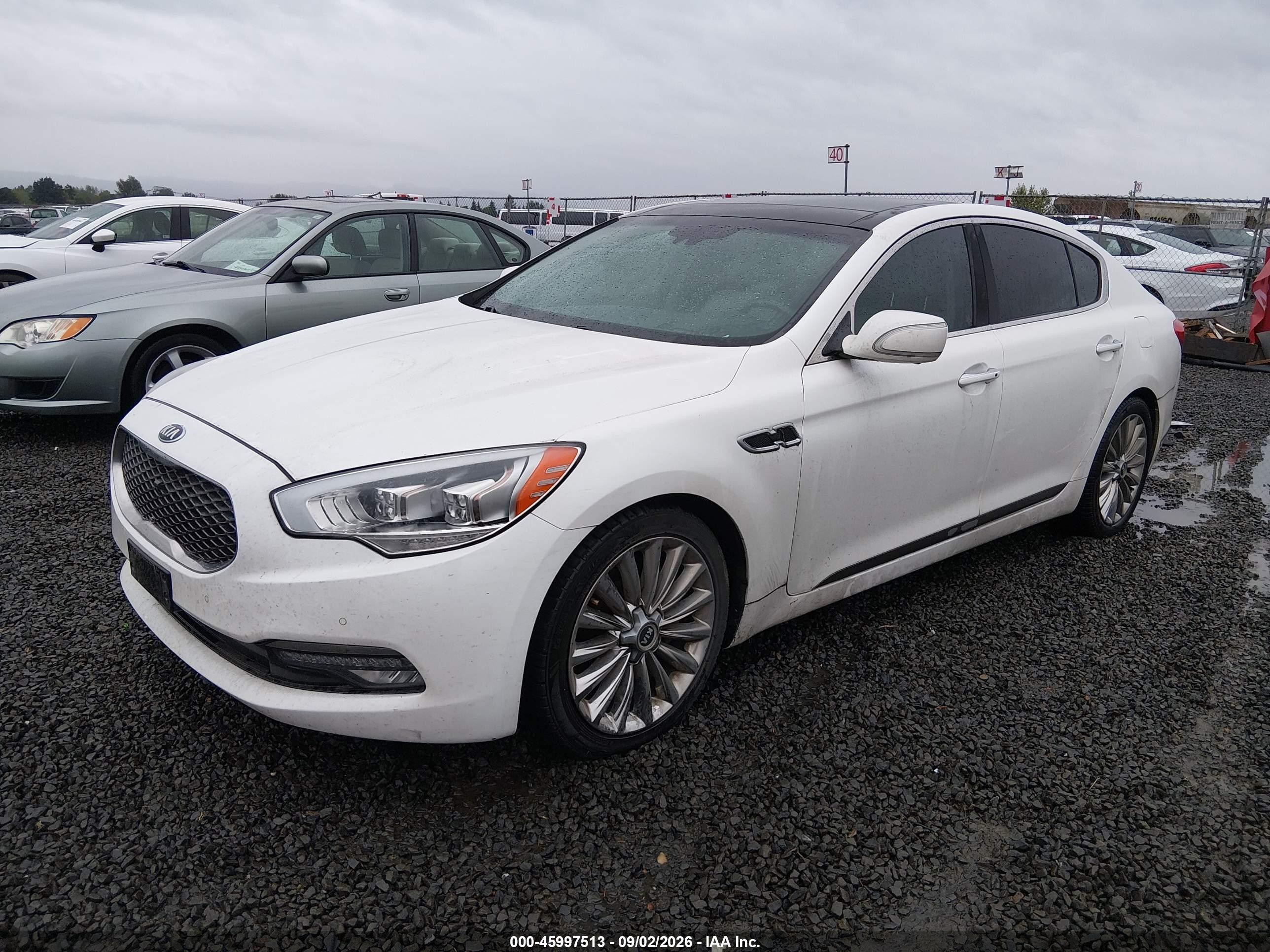 2015 Kia K900 Luxury White vin: KNALW4D42F6017644
