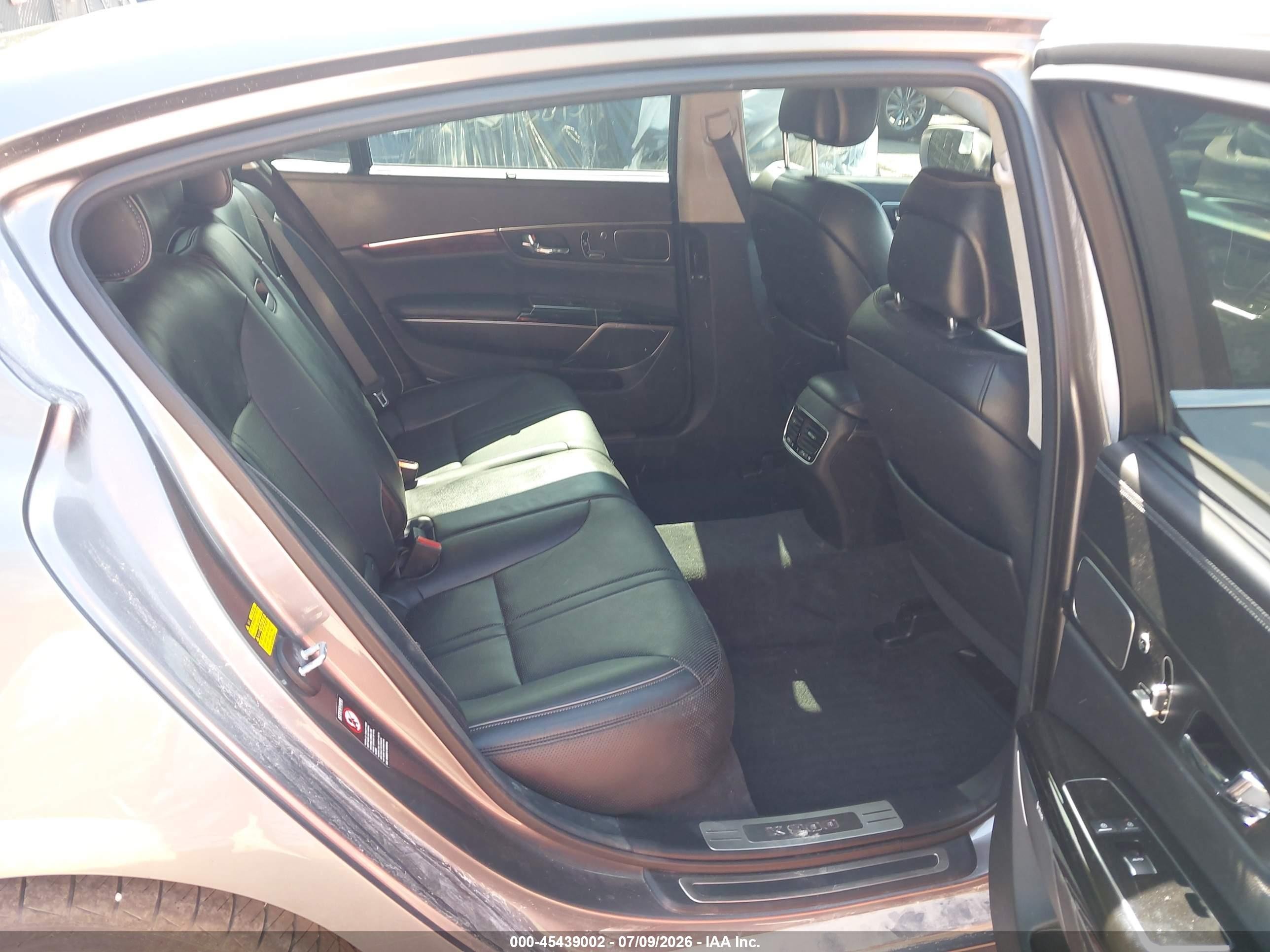 2015 Kia K900 Luxury Gray vin: KNALW4D42F6021046