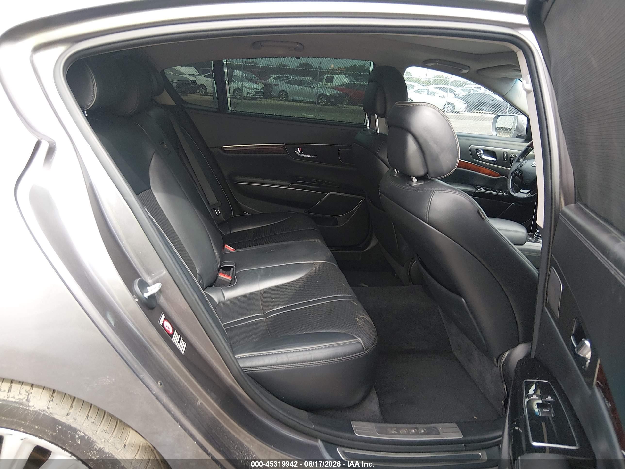 2015 Kia K900 Luxury Gray vin: KNALW4D43F6020598