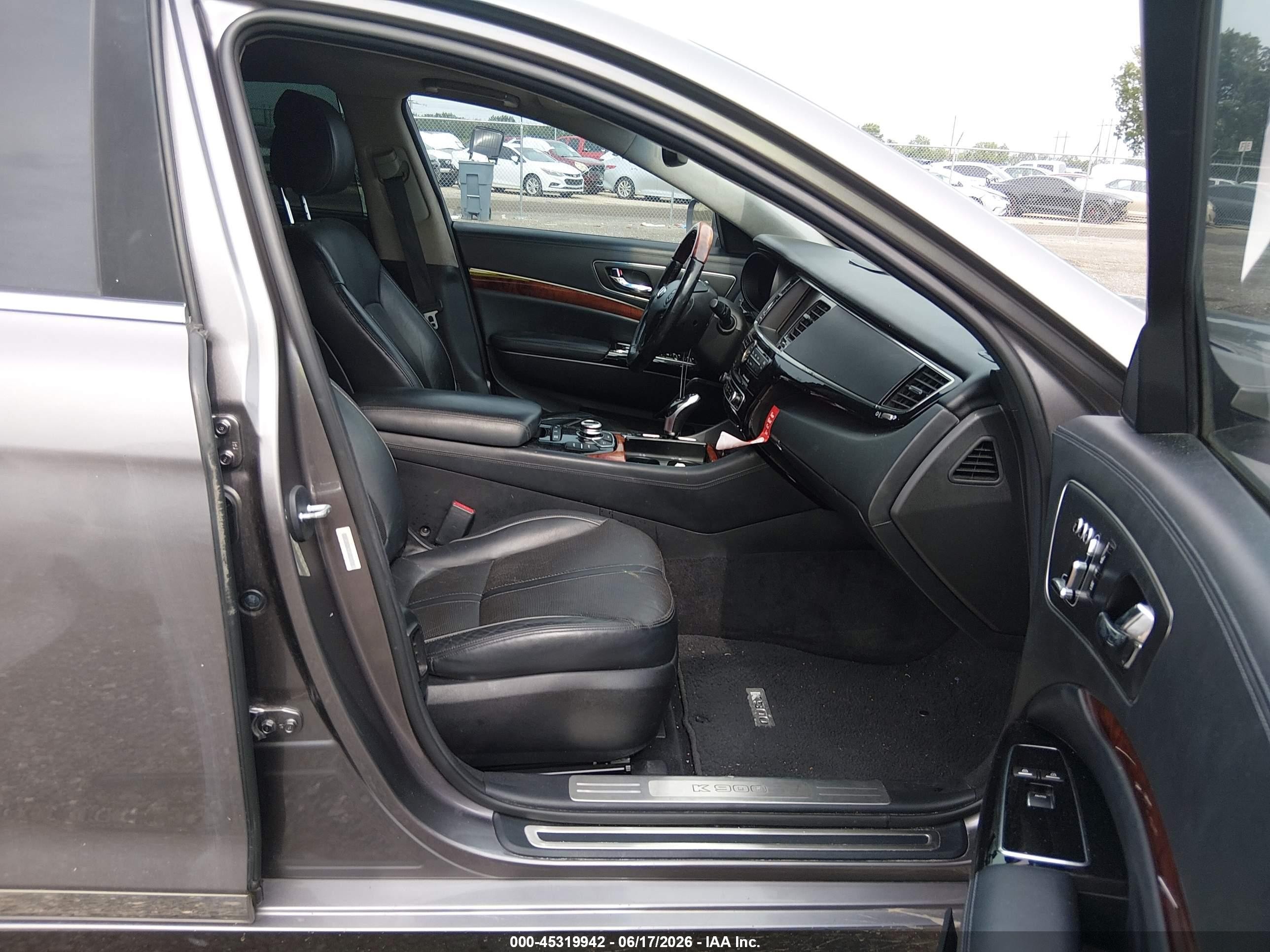 2015 Kia K900 Luxury Gray vin: KNALW4D43F6020598