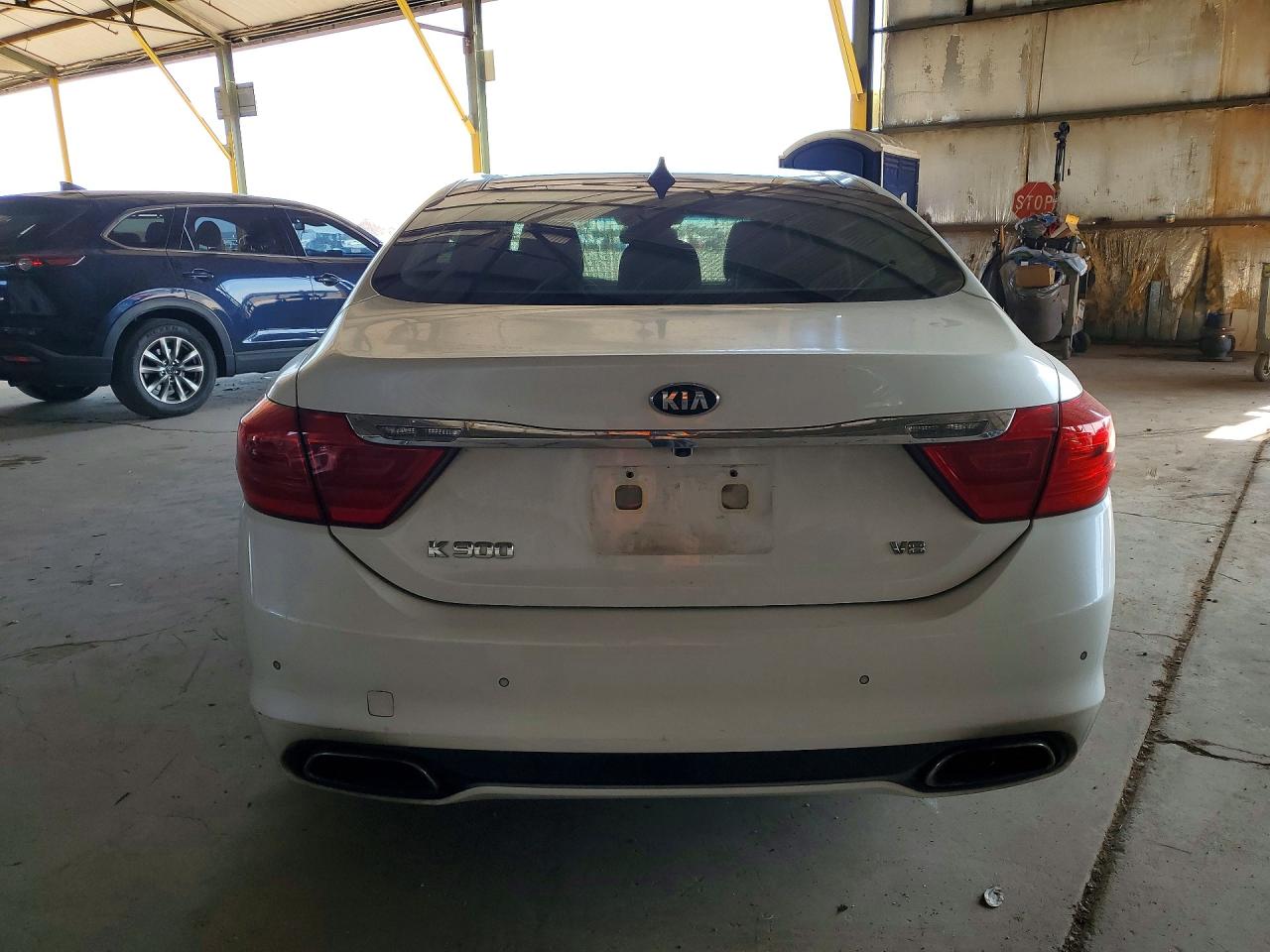 2015 Kia K900 Luxury White vin: KNALW4D43F6022626