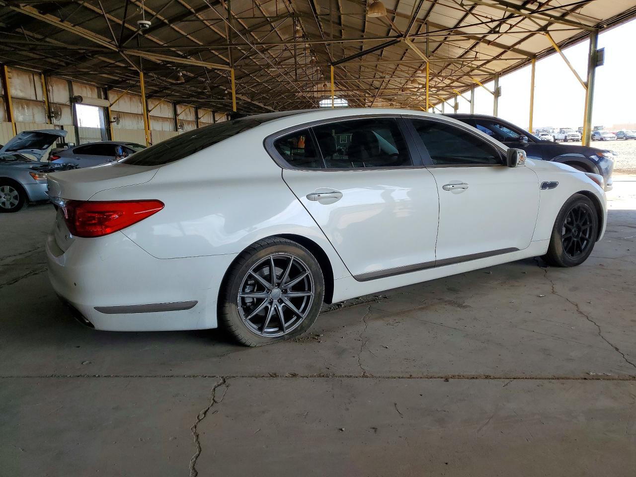 2015 Kia K900 Luxury White vin: KNALW4D43F6022626