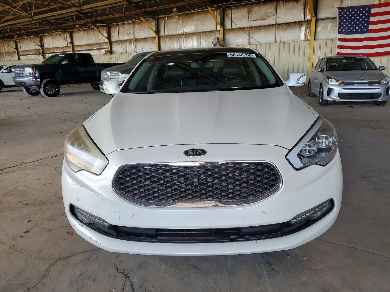 2015 Kia K900 Luxury White vin: KNALW4D43F6022626