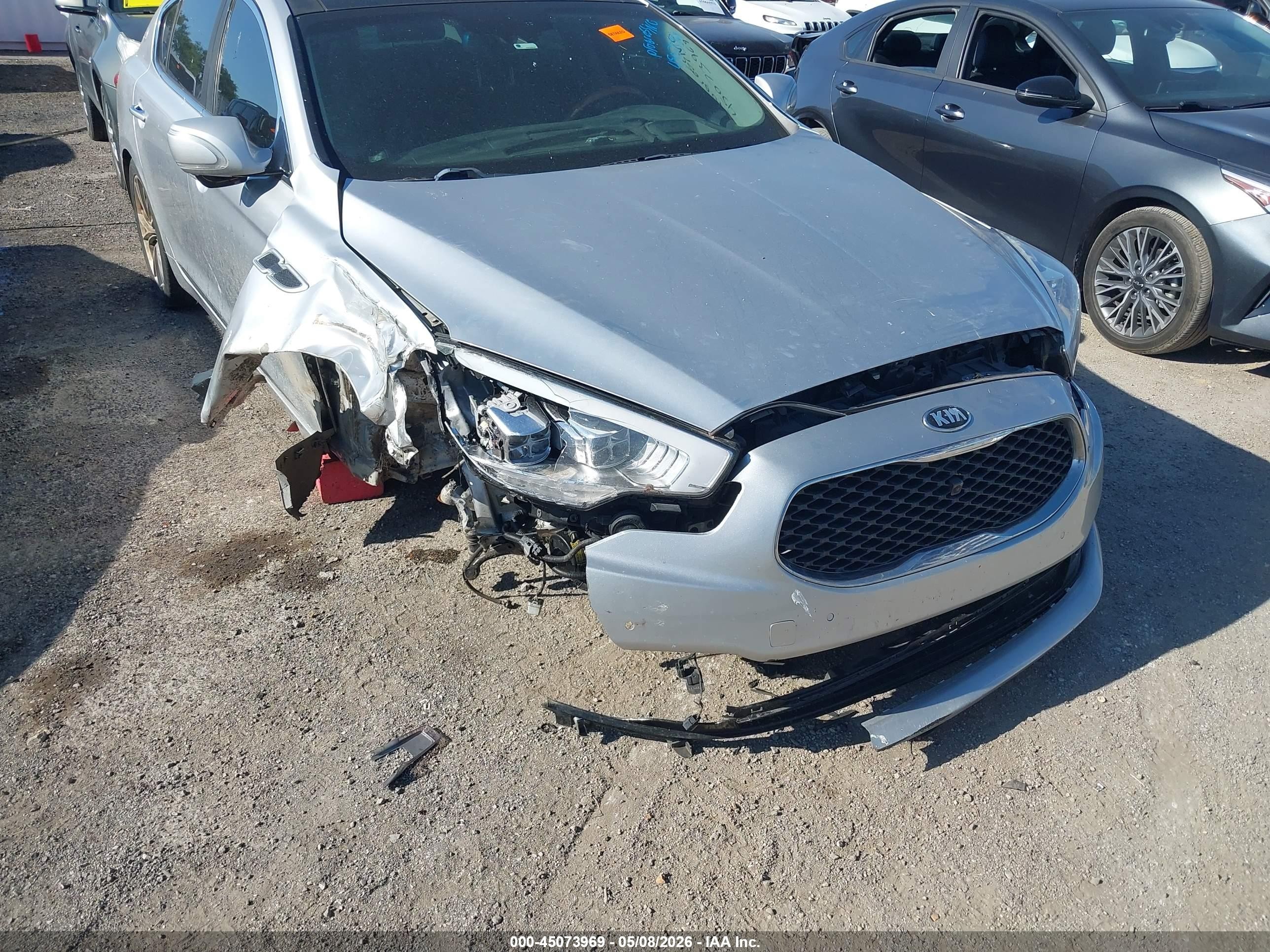 2015 Kia K900 Luxury Silver vin: KNALW4D45F6018643