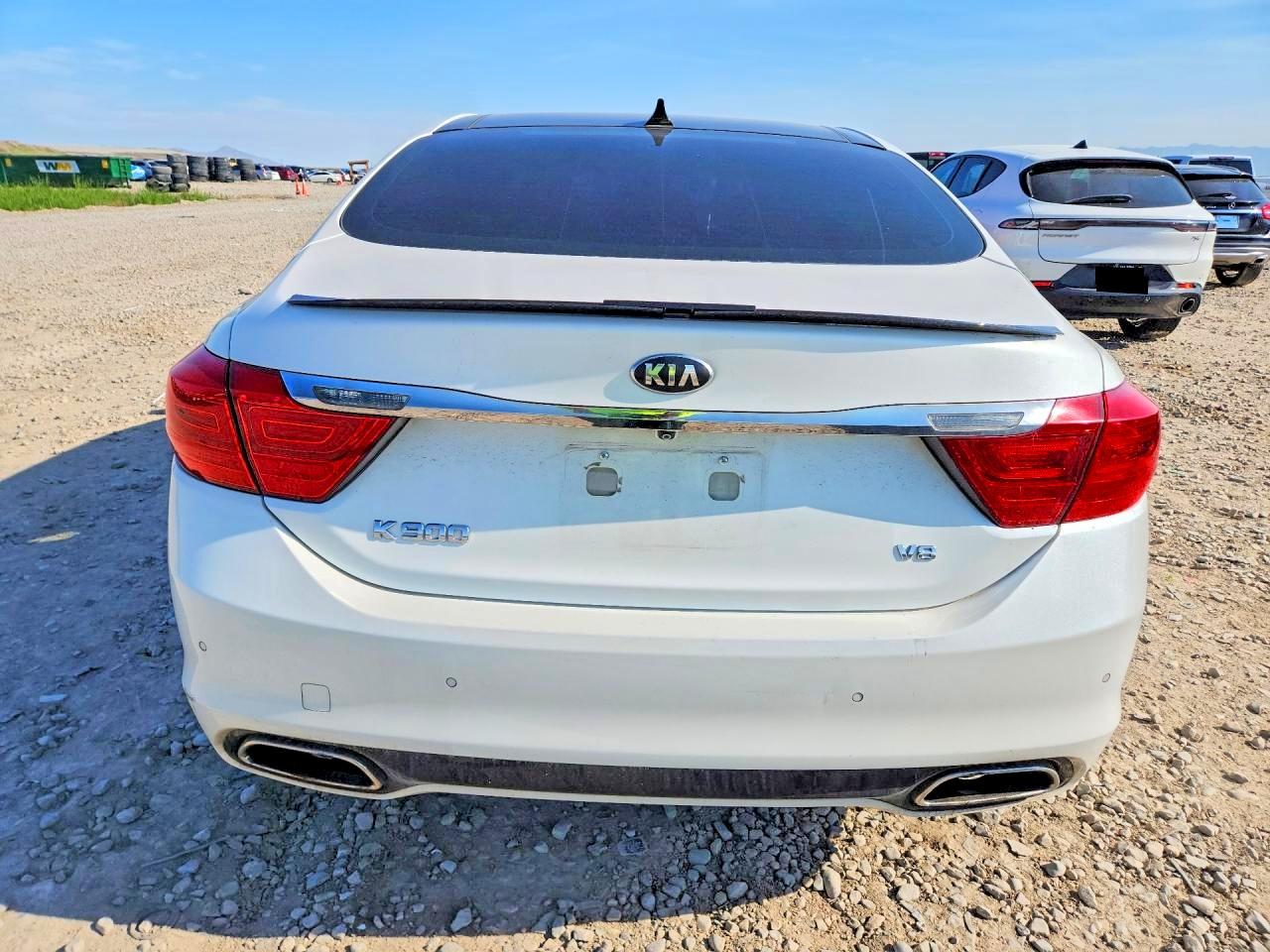 2015 Kia K900 Luxury White vin: KNALW4D45F6019890
