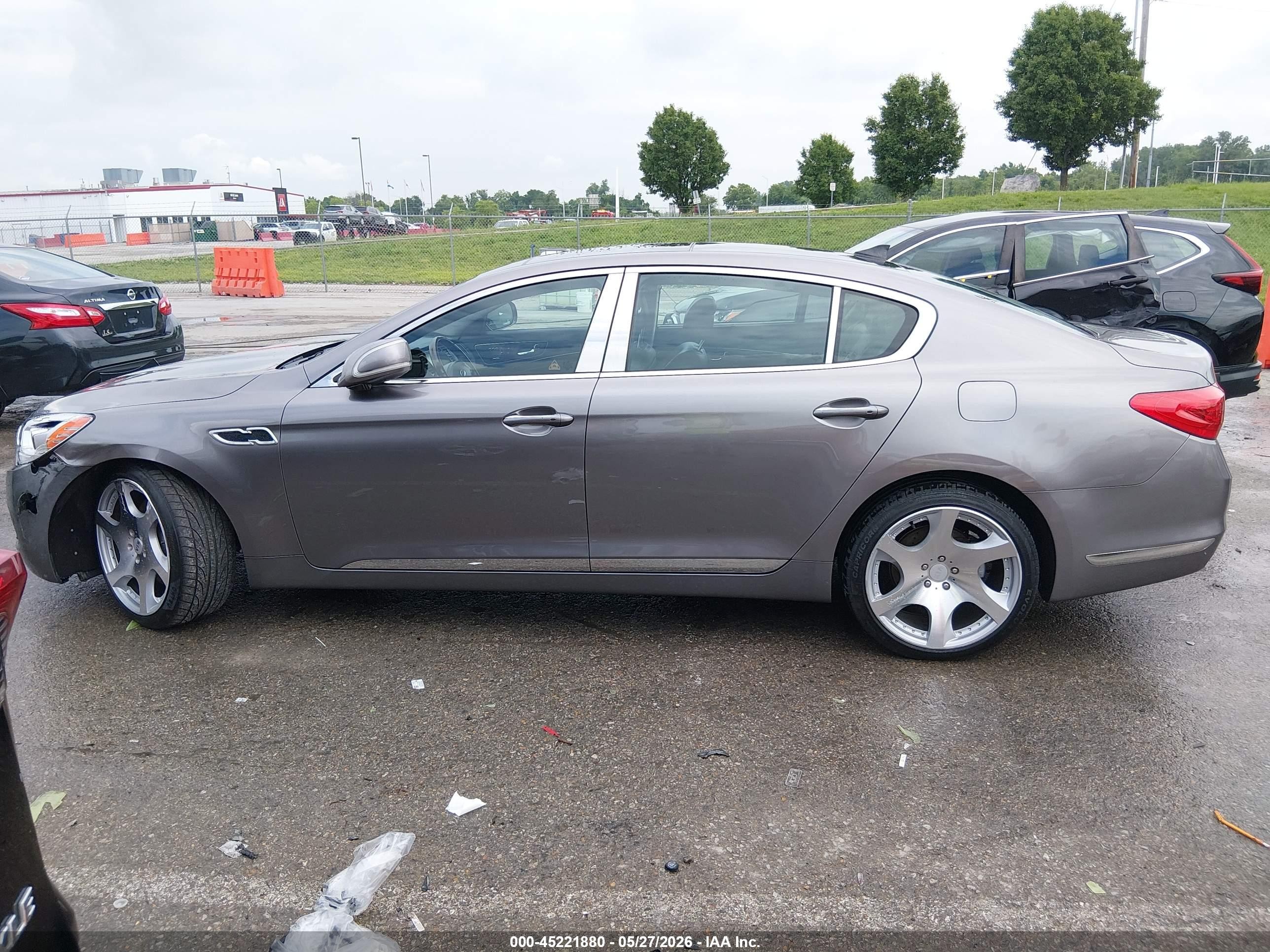 2015 Kia K900 Luxury Gray vin: KNALW4D46F6019879