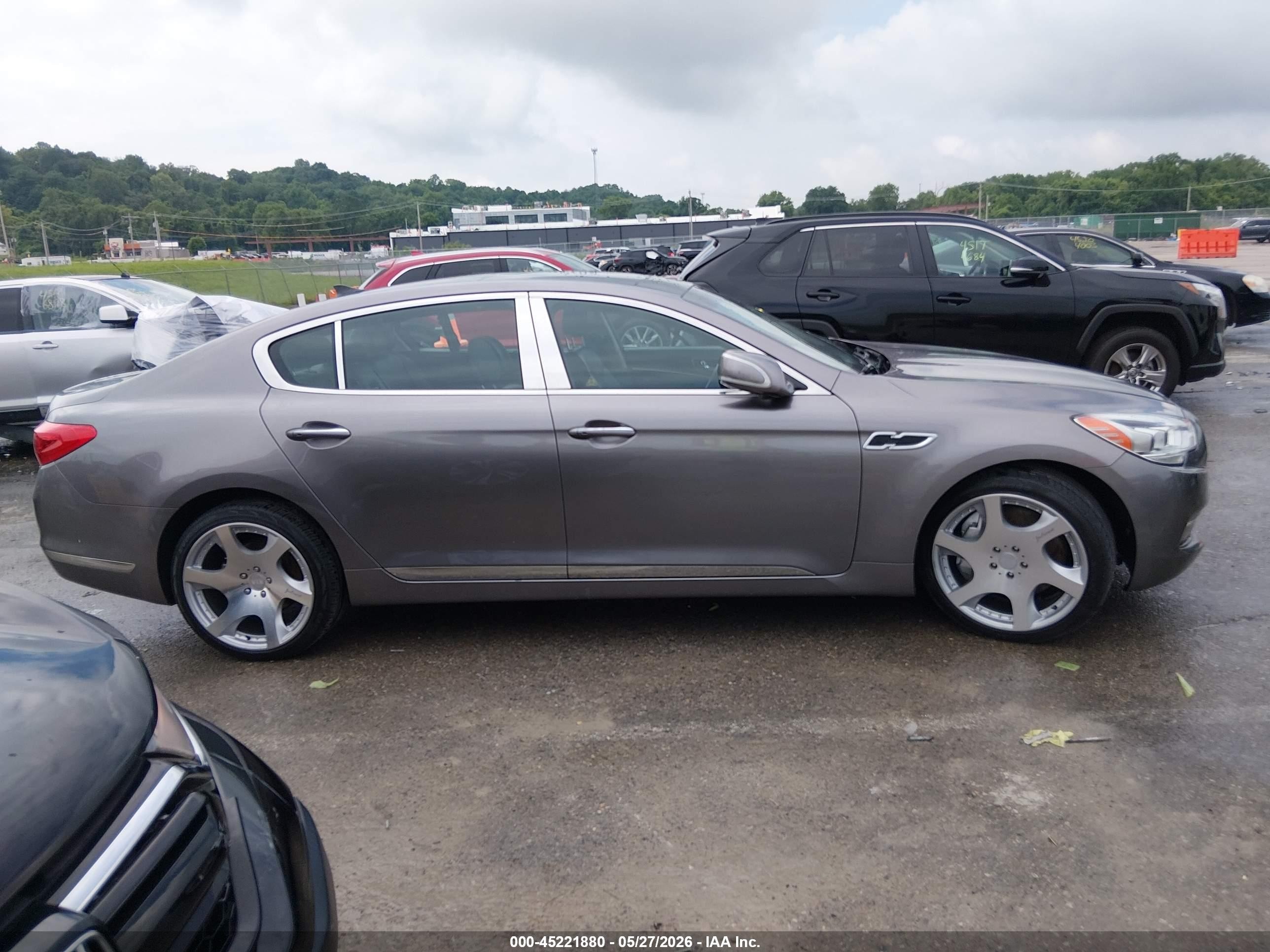 2015 Kia K900 Luxury Gray vin: KNALW4D46F6019879