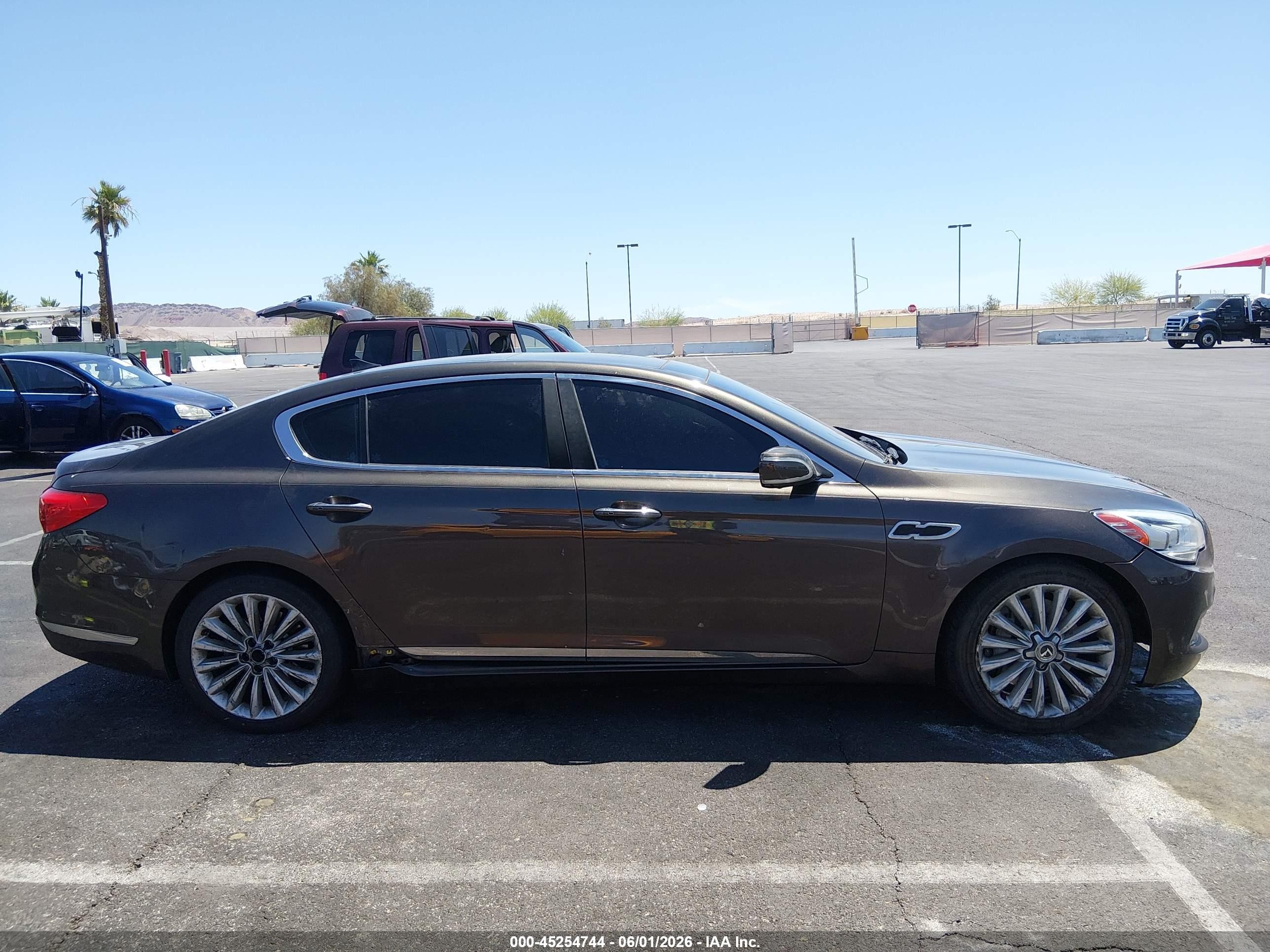 2015 Kia K900 Luxury Коричневый vin: KNALW4D47F6018658