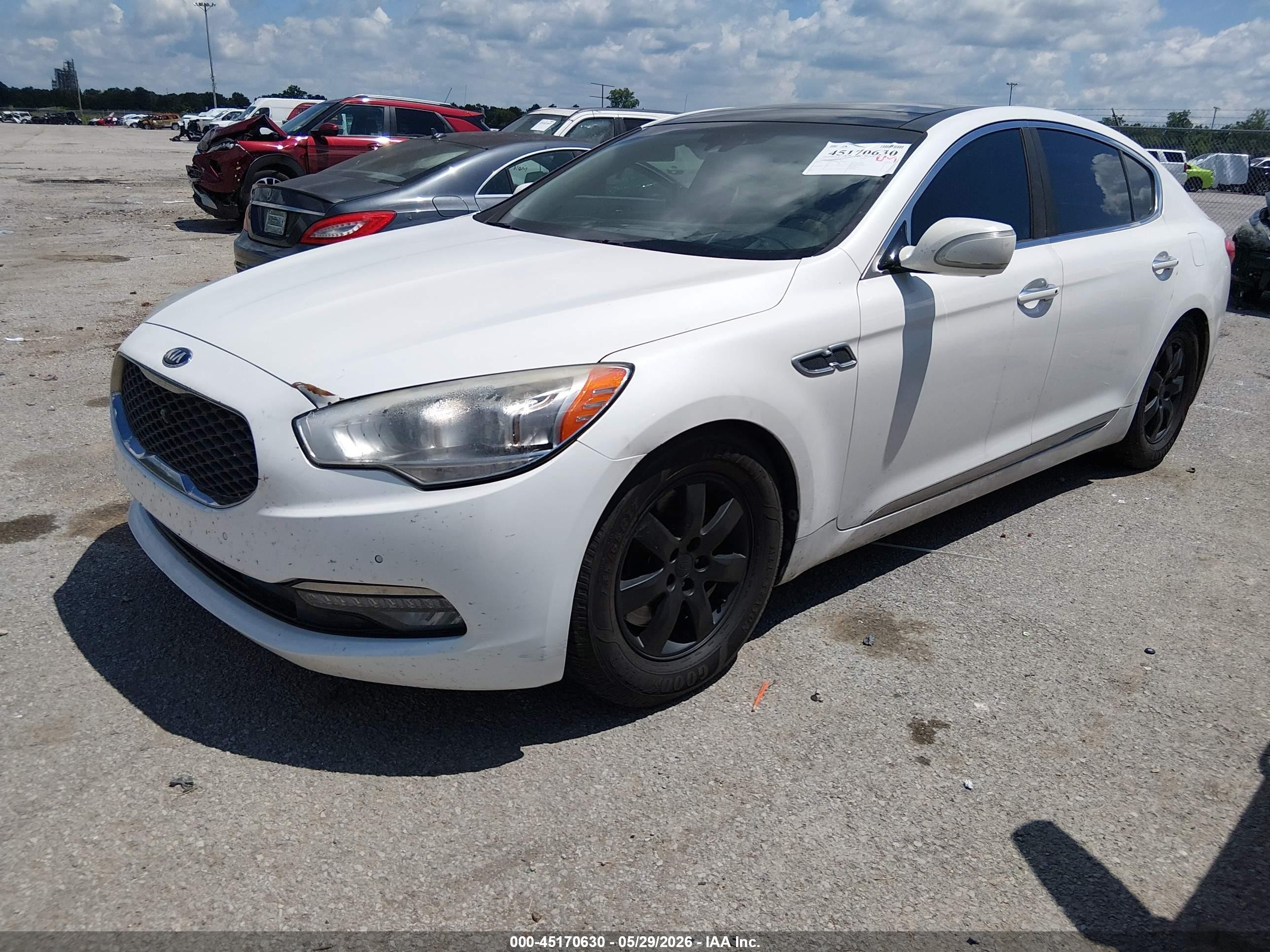 2015 Kia K900 Luxury White vin: KNALW4D48F6017910