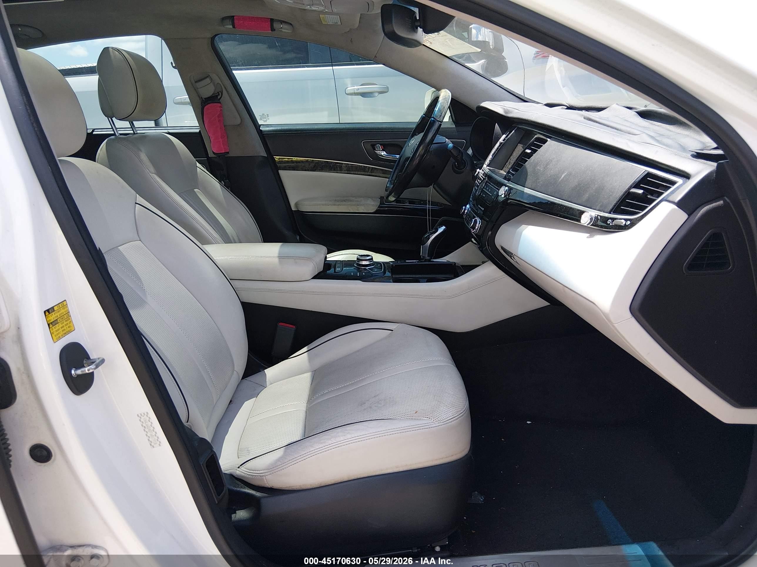 2015 Kia K900 Luxury White vin: KNALW4D48F6017910