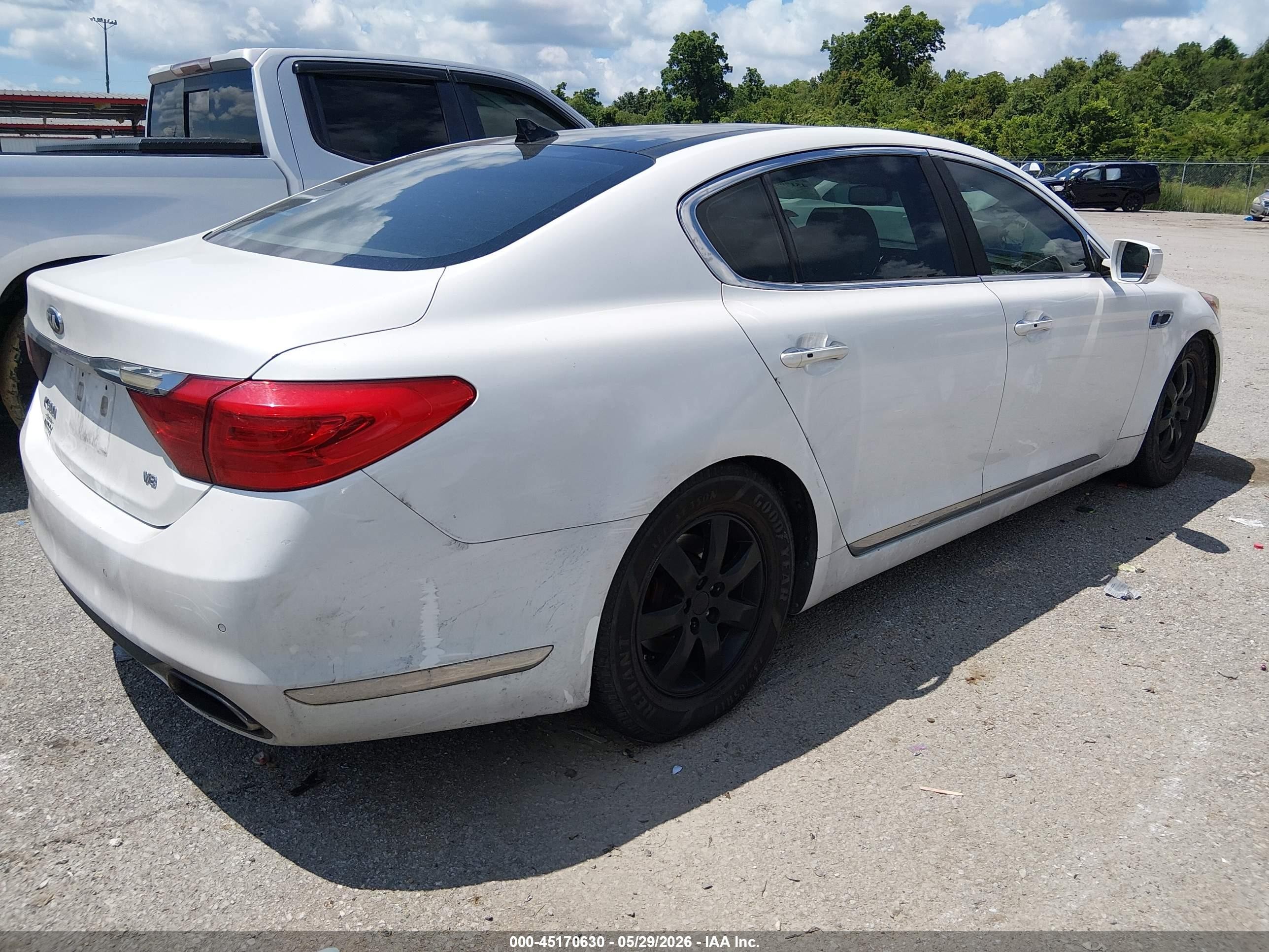 2015 Kia K900 Luxury White vin: KNALW4D48F6017910