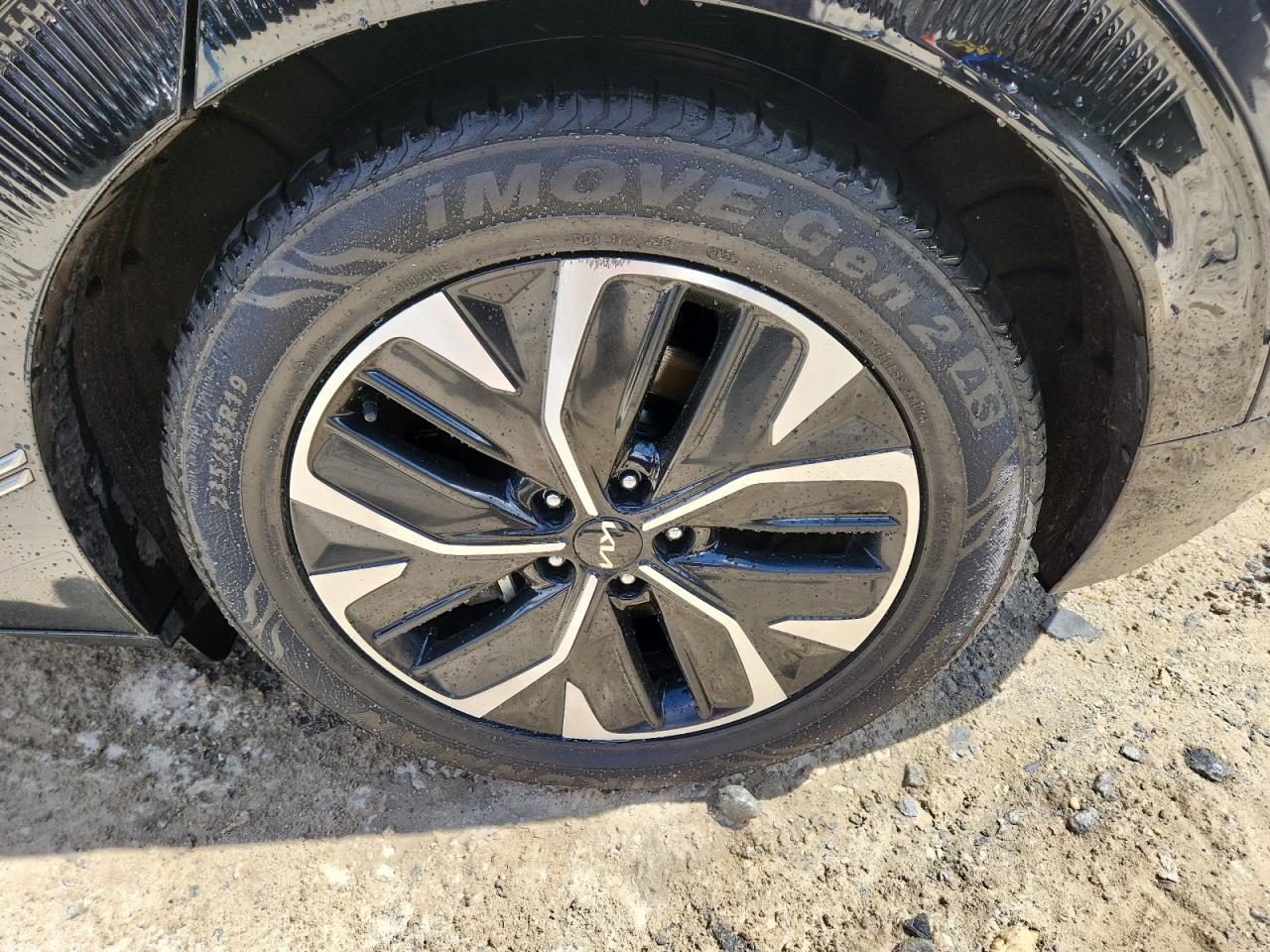 2024 Kia Ev6 Wind Blue vin: KNDC34LA9R5205428 Damage: Left Rear Wheel, Curb Rash, 1 To 2 Inches