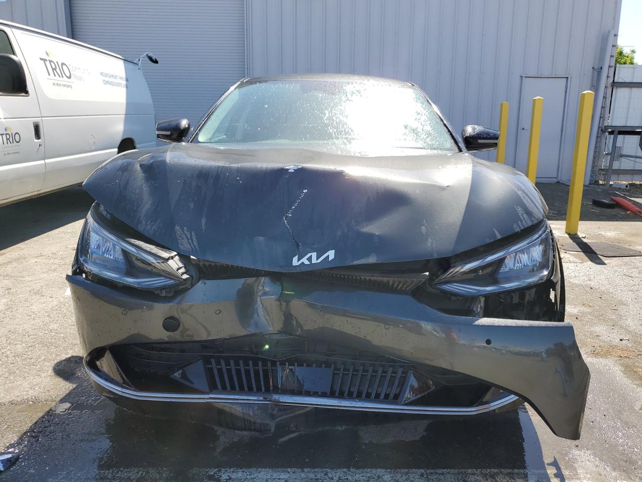 2024 Kia Ev6 Wind Серый vin: KNDC34LAXR5217085 Damage: Hood, Dent(S) W/ Paint Dmg, > 12 Inches