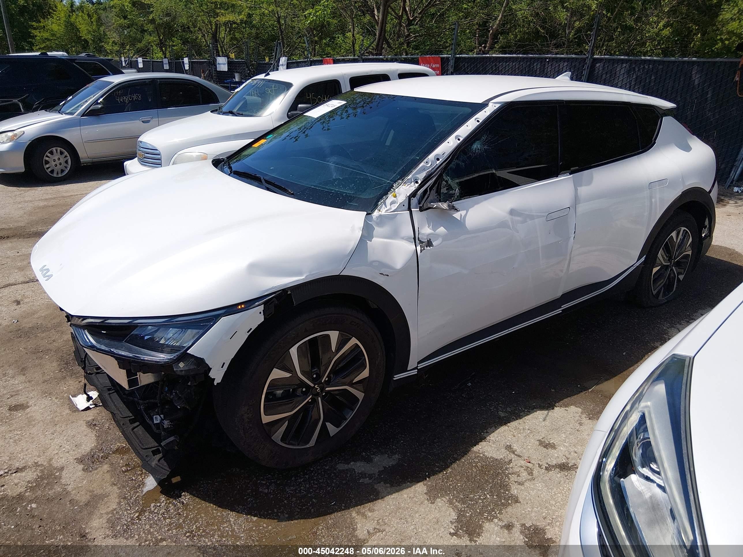 2024 Kia Ev6 Light Long Range White vin: KNDC3DLC5R5175216