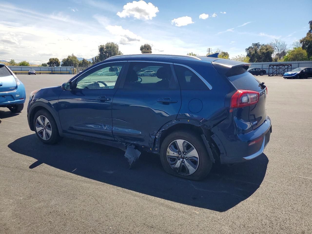2018 Kia Niro Lx Teal vin: KNDCB3LC1J5210657