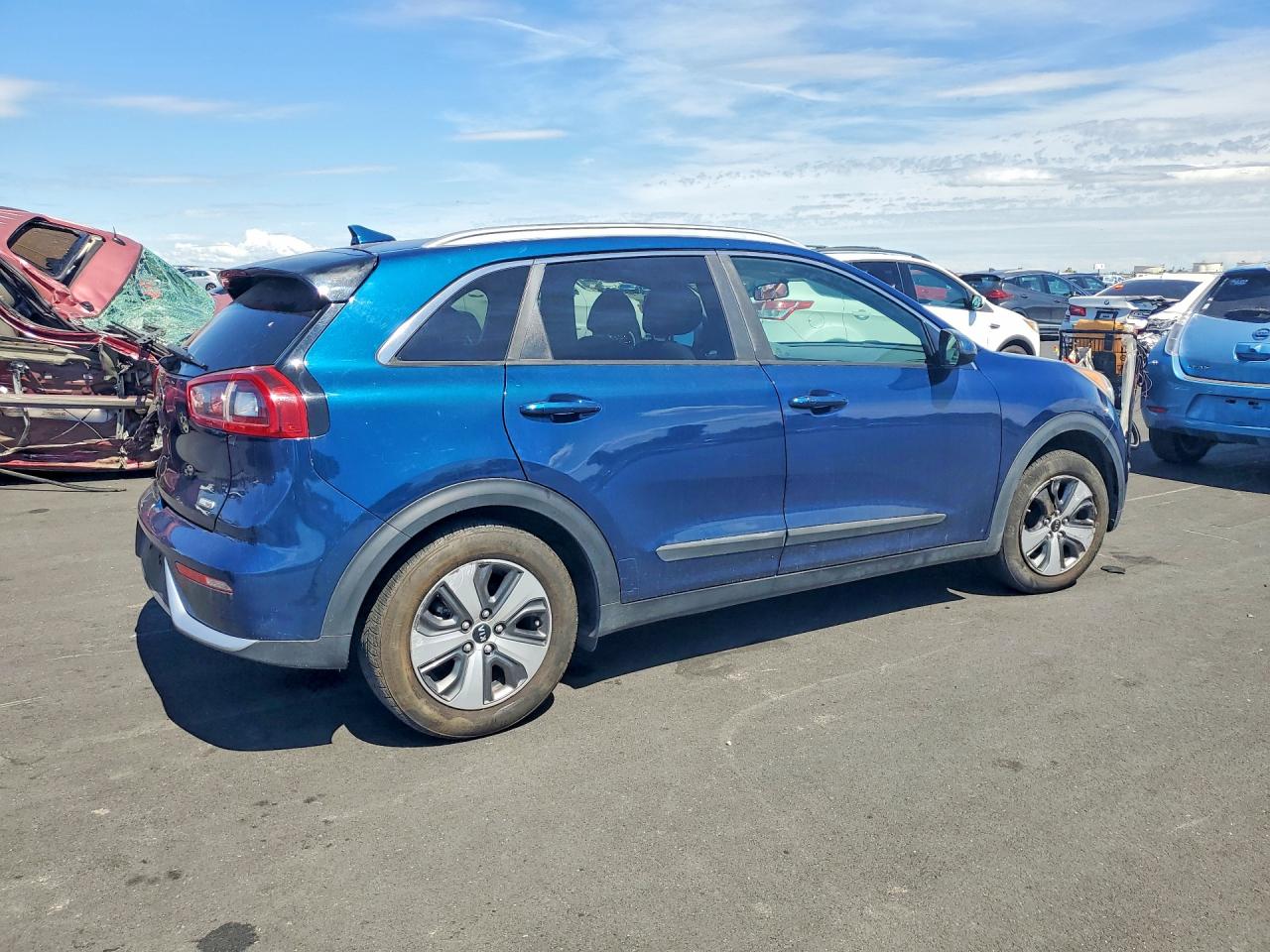 2018 Kia Niro Lx Teal vin: KNDCB3LC1J5210657