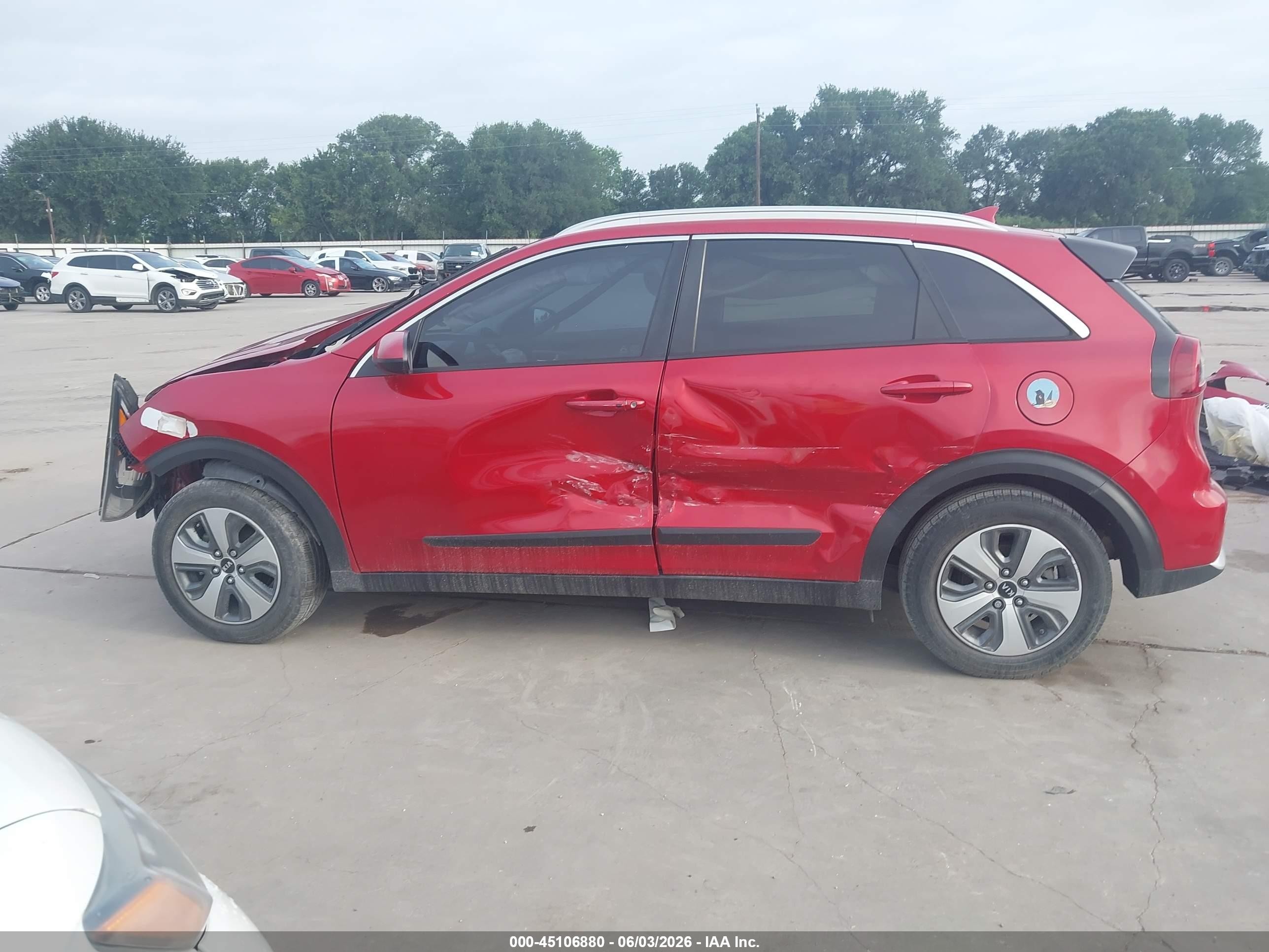 2019 Kia Niro Lx Burgundy vin: KNDCB3LC1K5342934