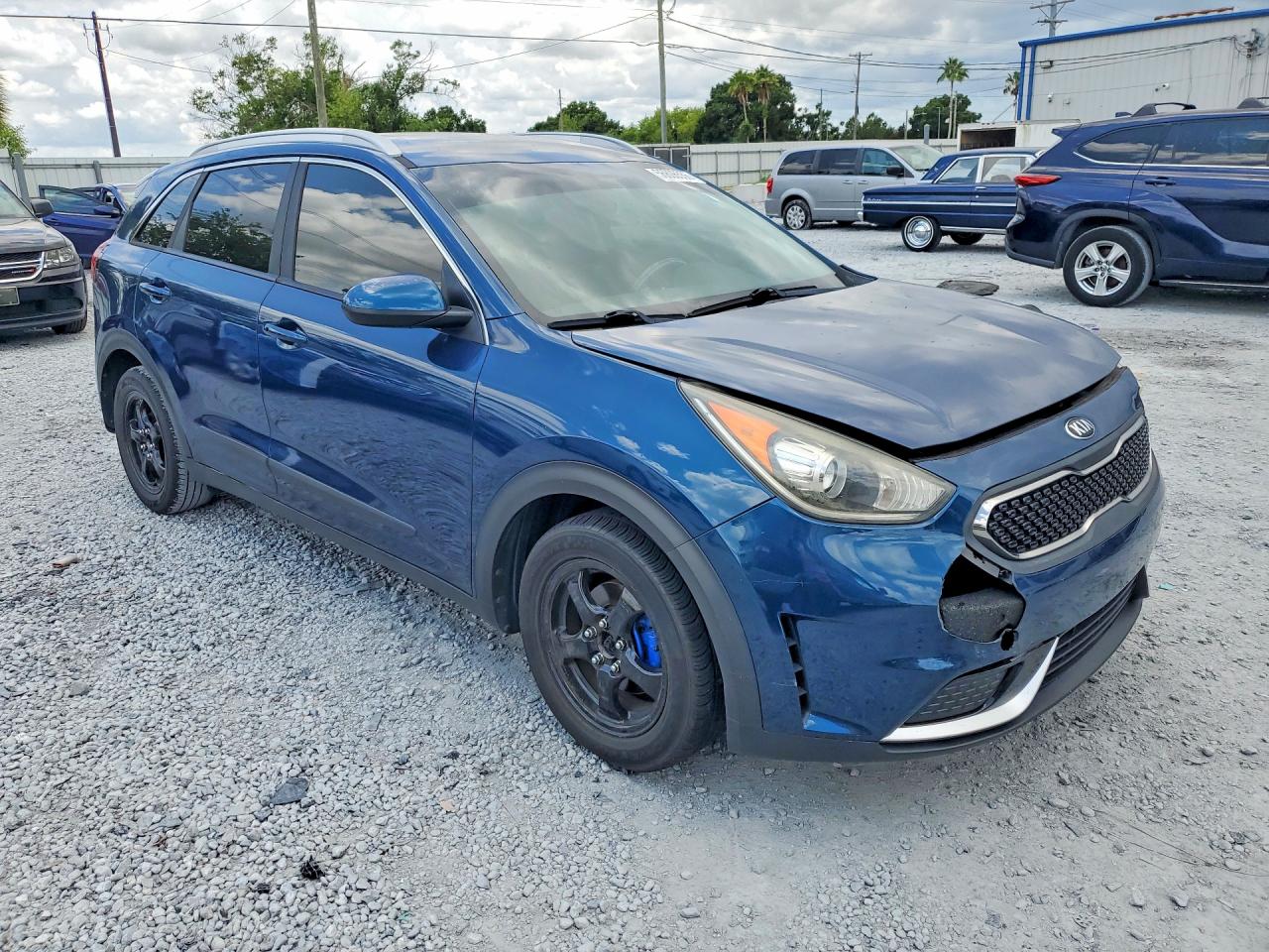 2017 Kia Niro Lx Blue vin: KNDCB3LC2H5093438