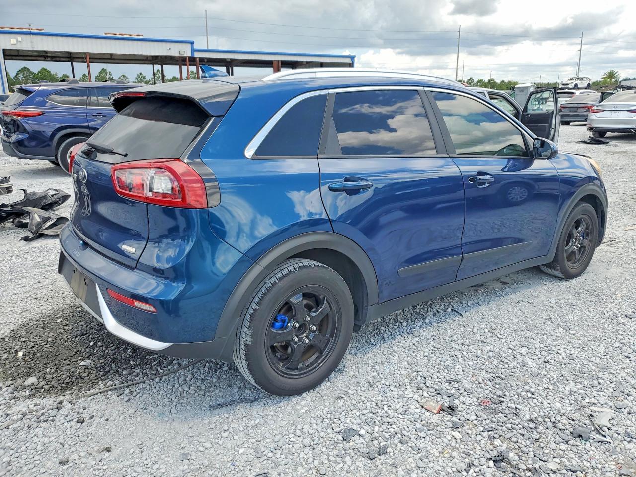 2017 Kia Niro Lx Blue vin: KNDCB3LC2H5093438