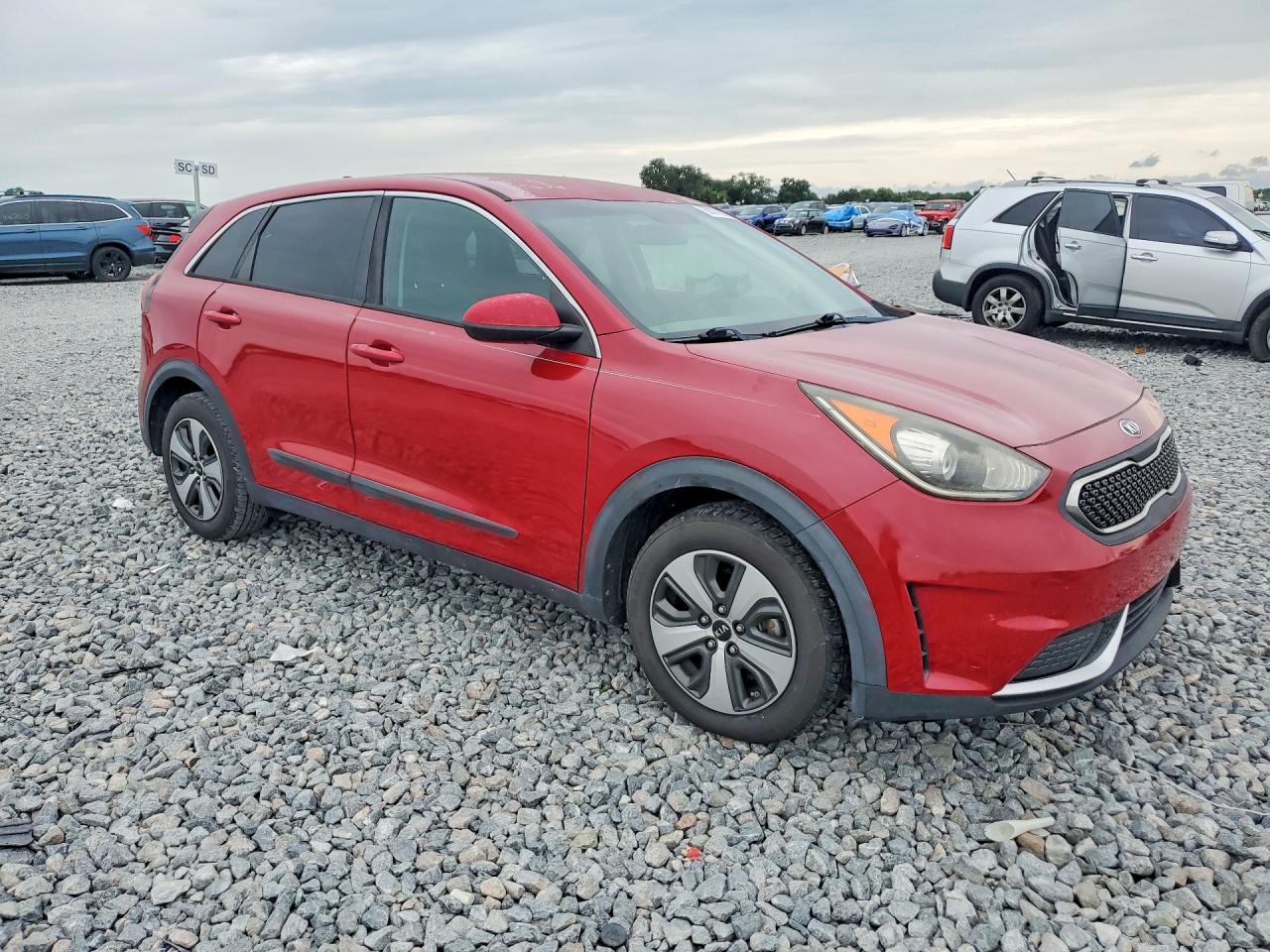 2017 Kia Niro Fe Red vin: KNDCB3LC6H5082071