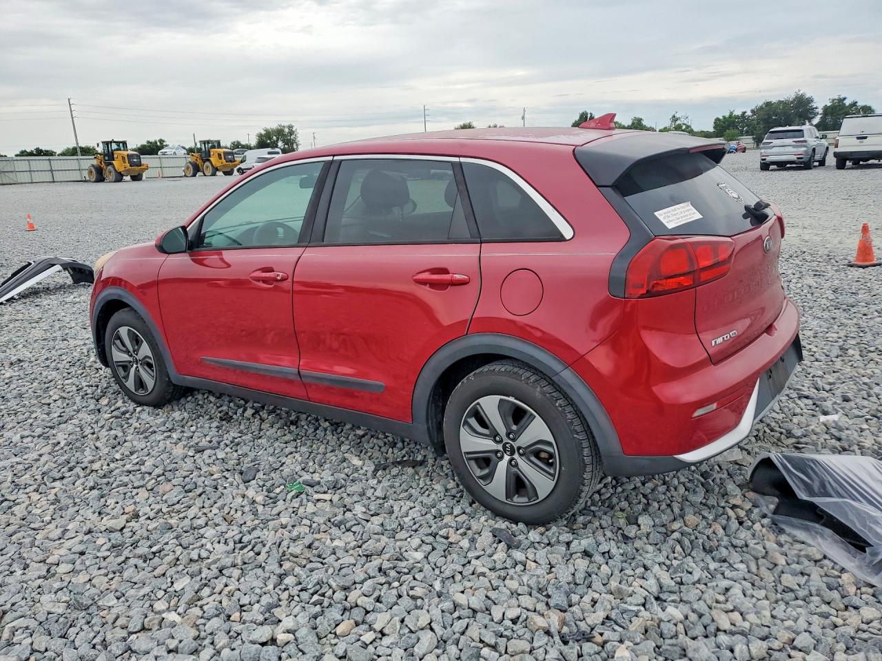 2017 Kia Niro Fe Red vin: KNDCB3LC6H5082071