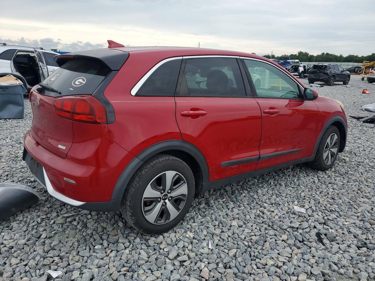 2017 Kia Niro Fe Red vin: KNDCB3LC6H5082071