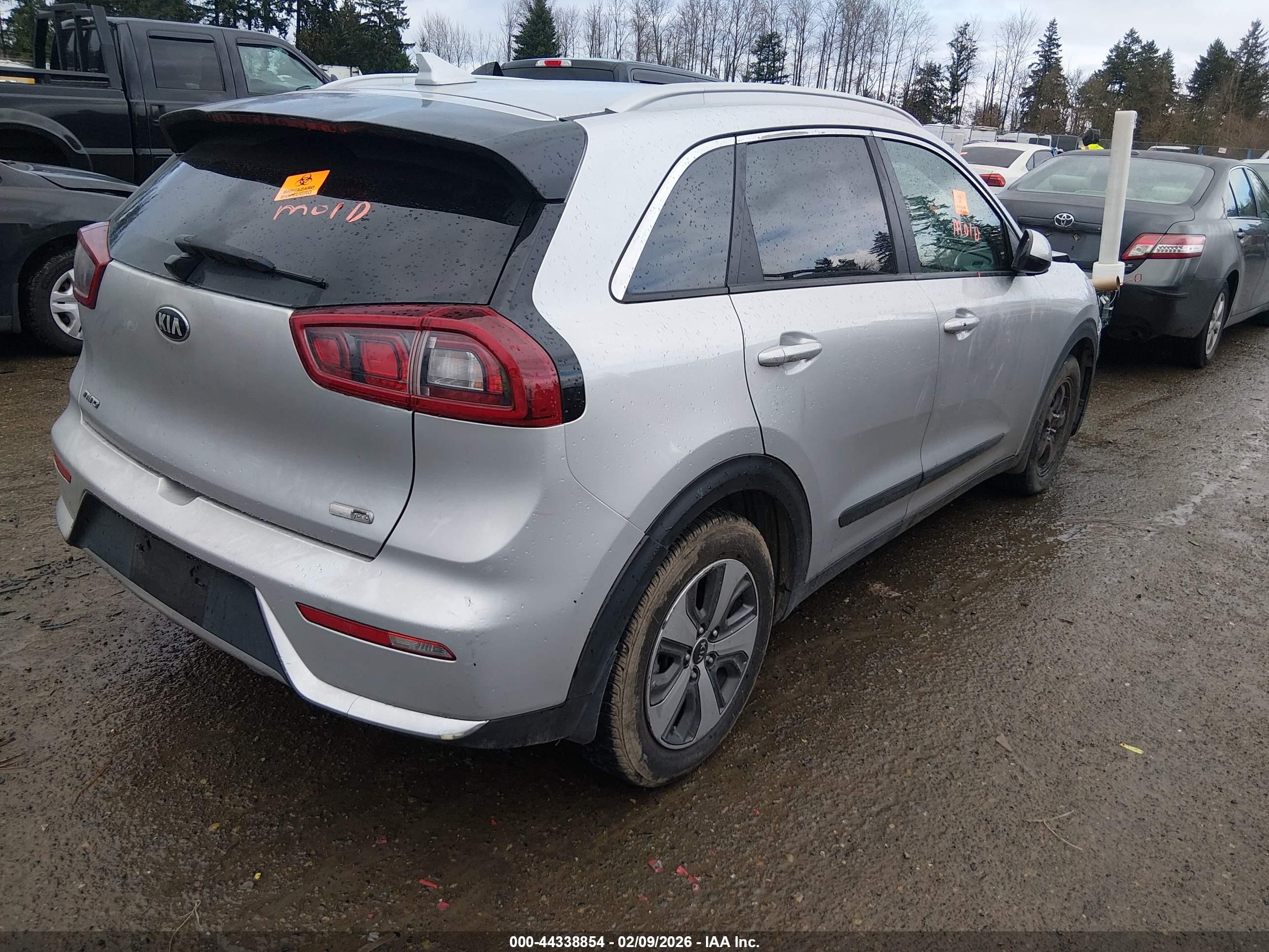 2018 Kia Niro Lx Silver vin: KNDCB3LC8J5158461