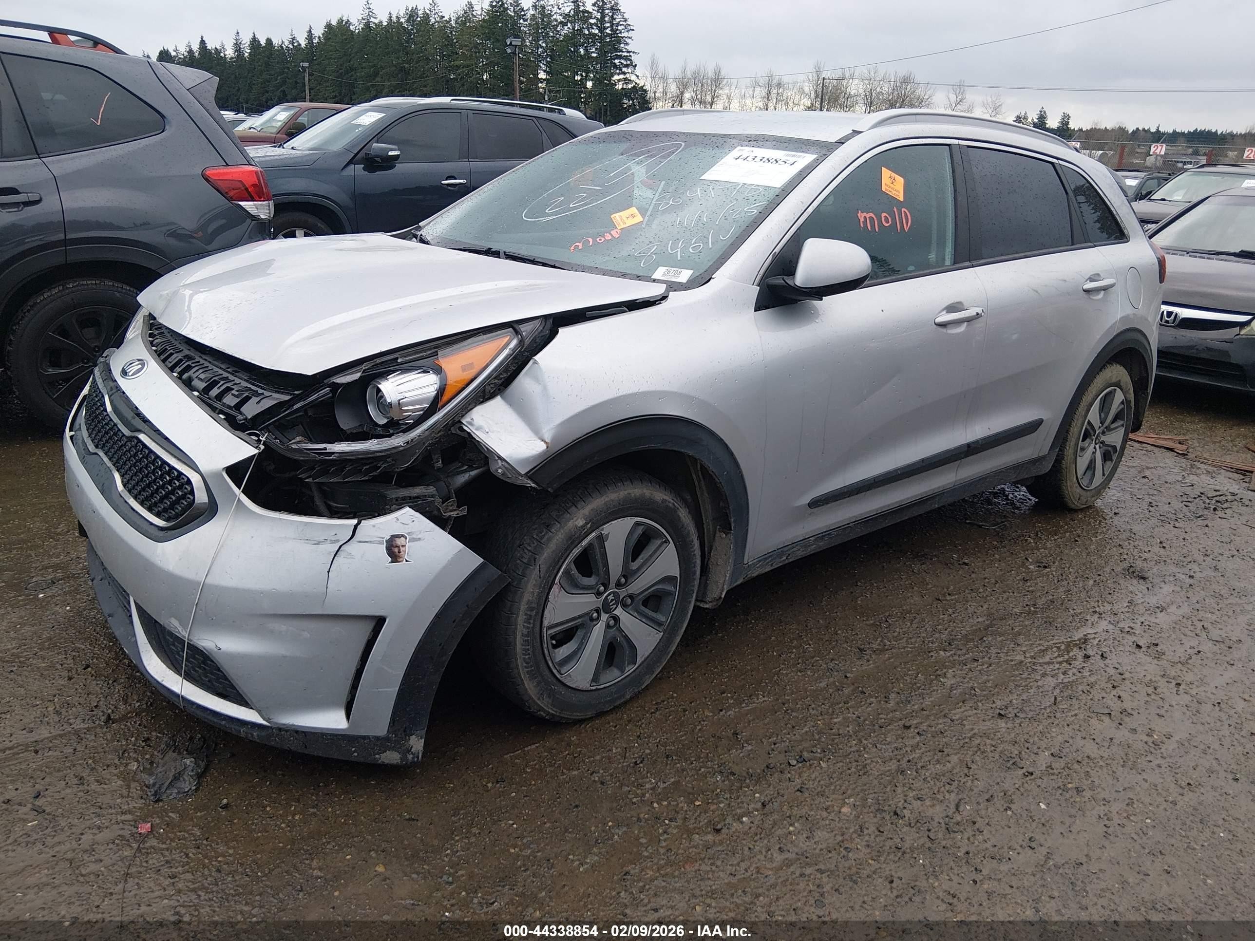 2018 Kia Niro Lx Silver vin: KNDCB3LC8J5158461