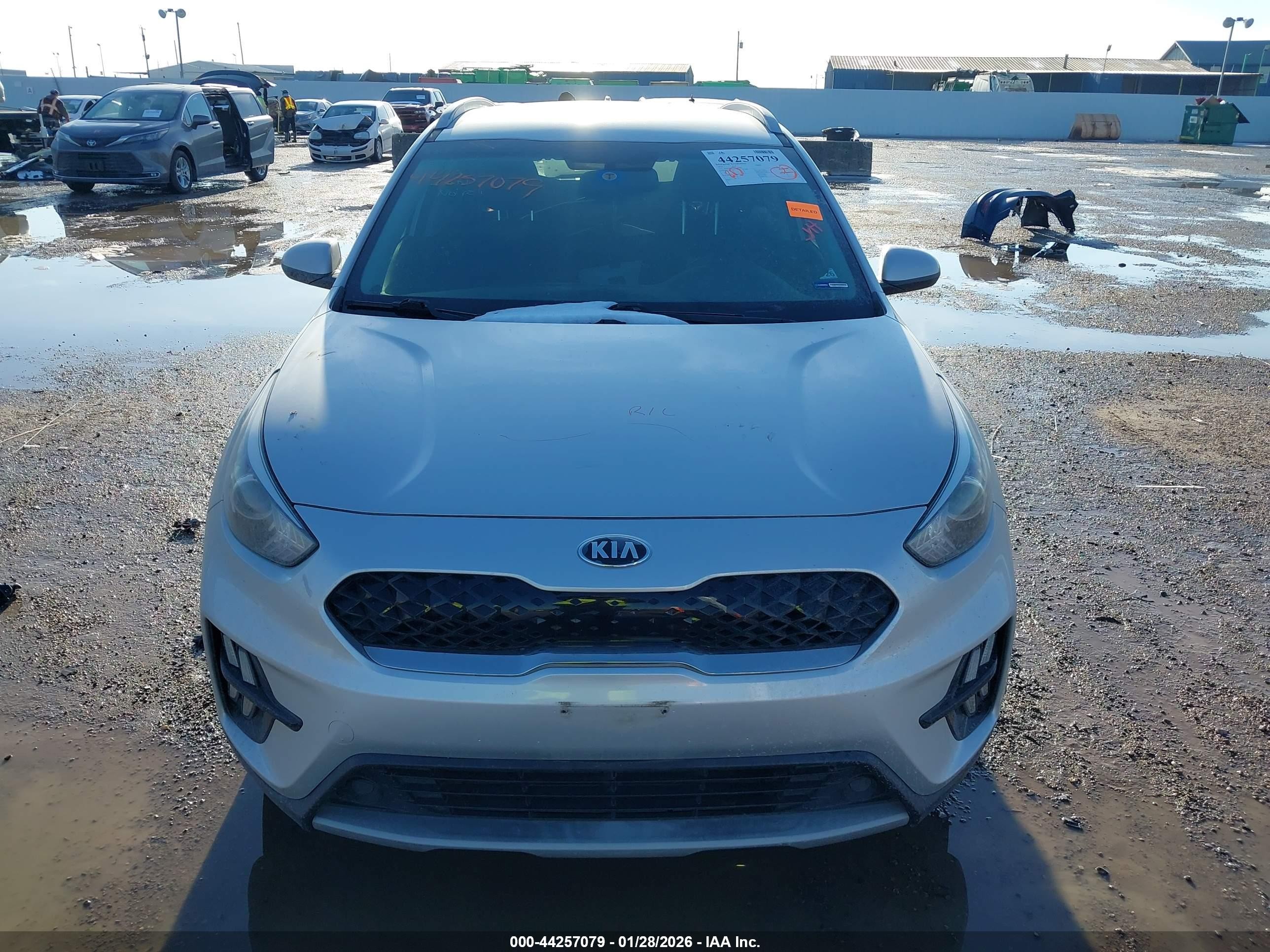2021 Kia Niro Lx Silver vin: KNDCB3LC8M5463981