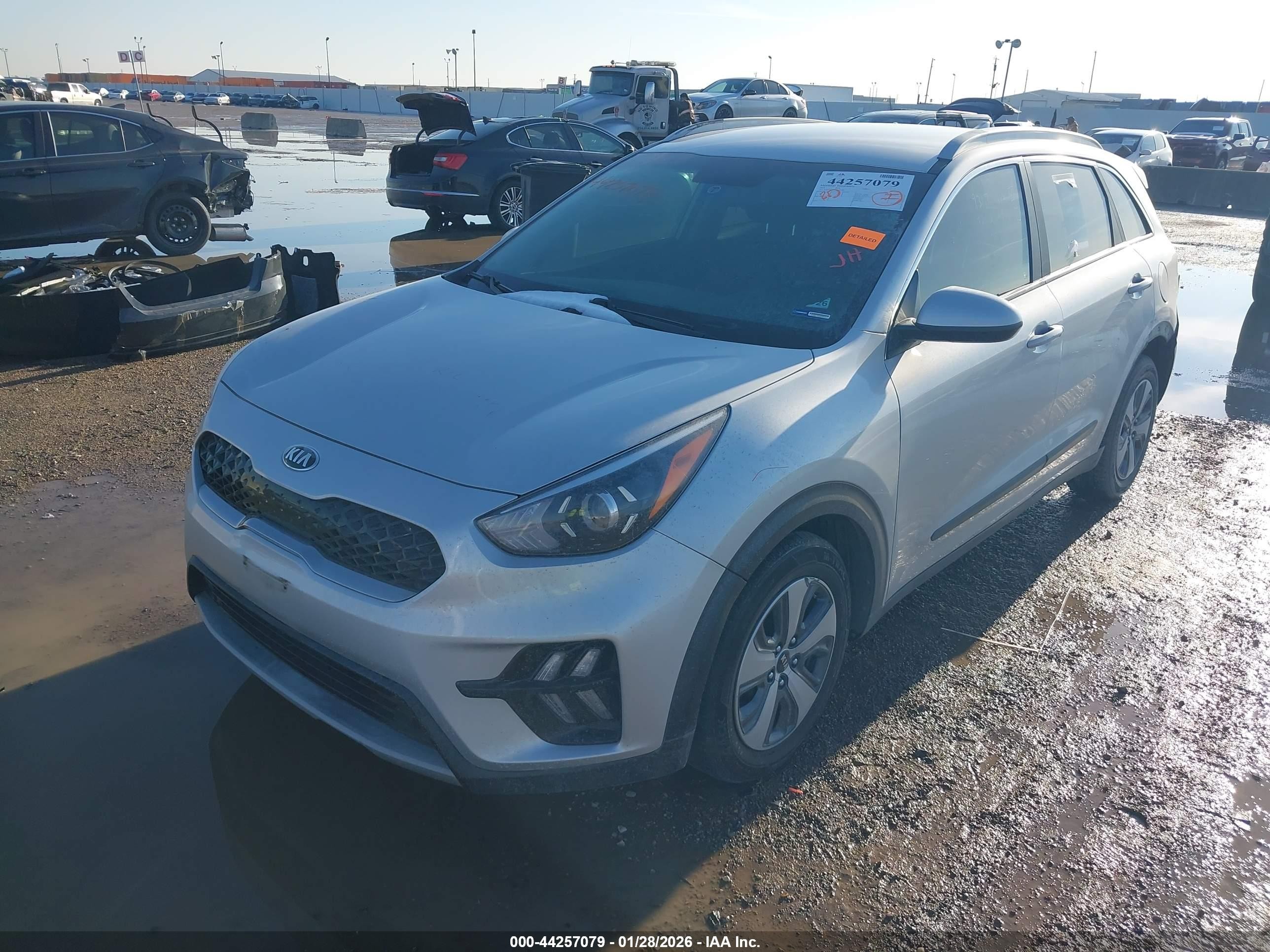 2021 Kia Niro Lx Silver vin: KNDCB3LC8M5463981