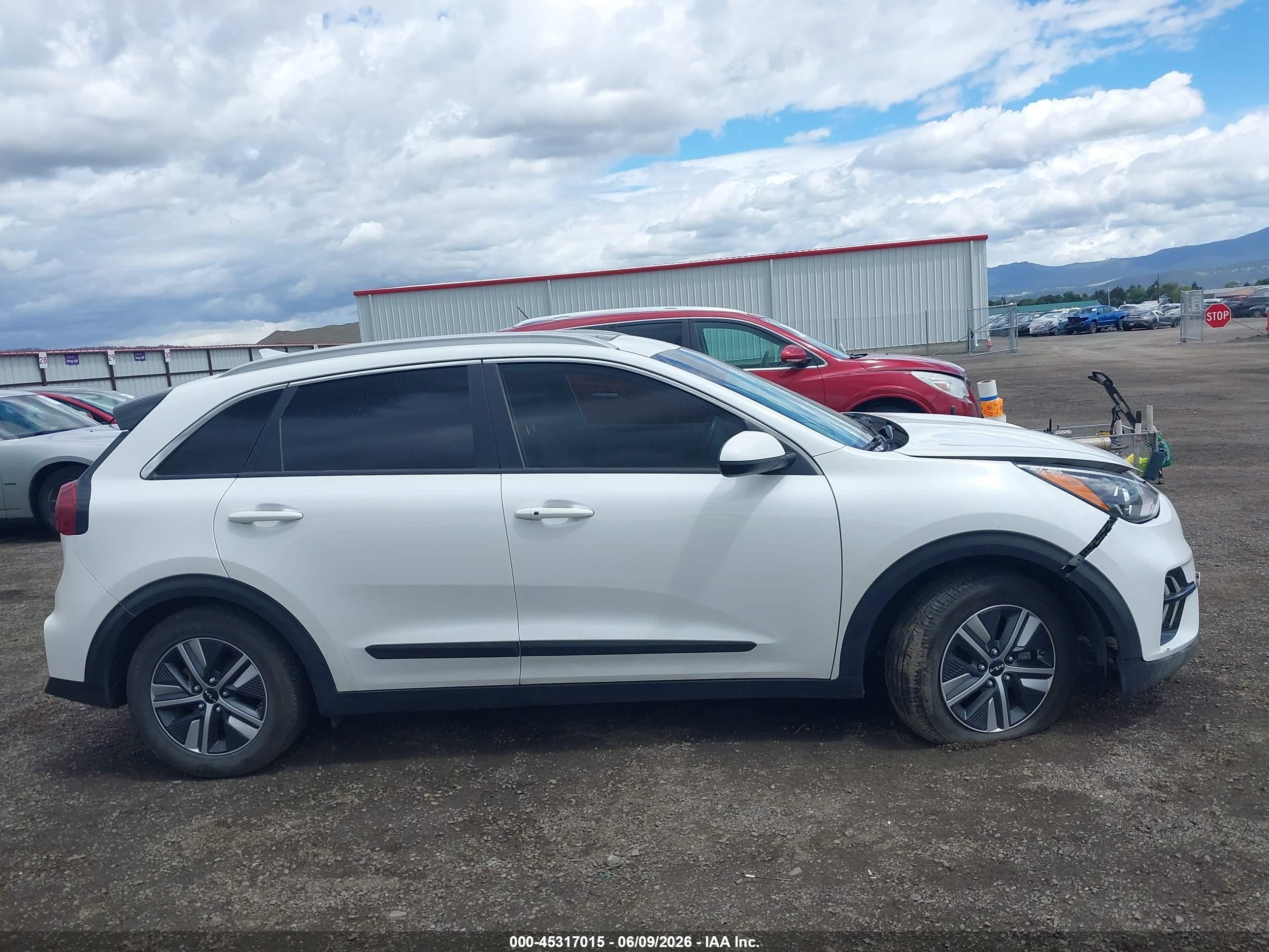 2022 Kia Niro Lxs Se White vin: KNDCB3LC8N5512632