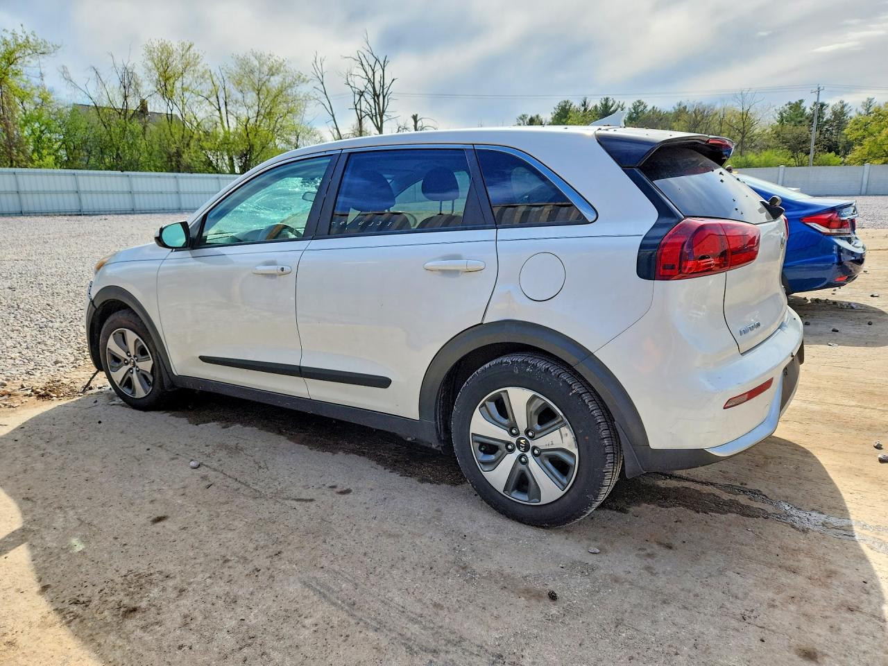 2017 Kia Niro Fe White vin: KNDCB3LC9H5059111
