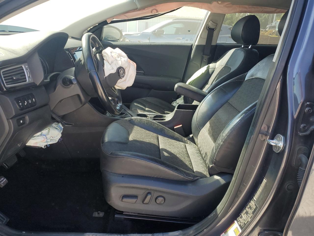 2018 Kia Niro Ex Black vin: KNDCC3LC8J5135551