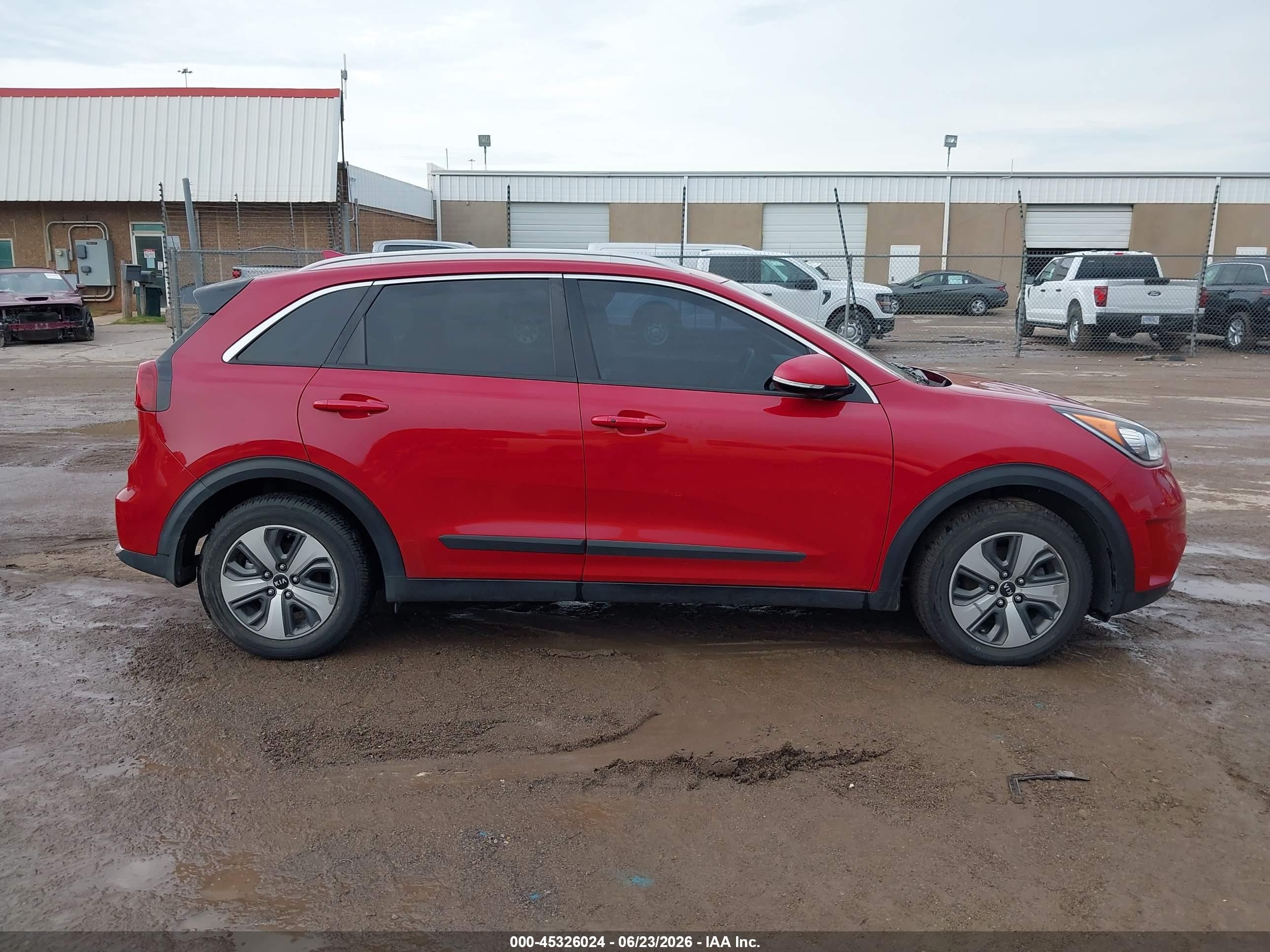 2018 Kia Niro Ex Red vin: KNDCC3LC8J5153905