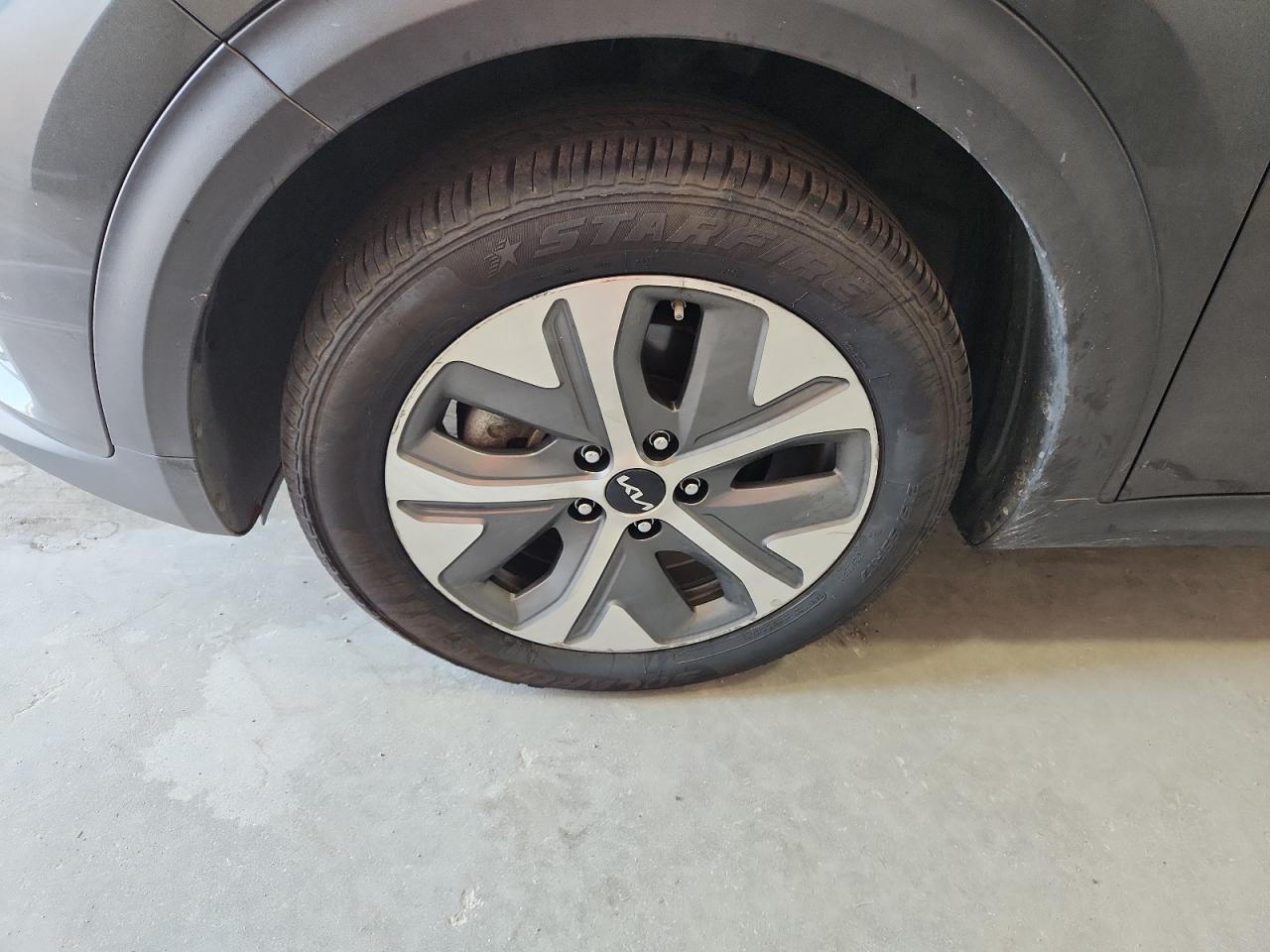 2022 Kia Niro Ev S Black vin: KNDCC3LG9N5160595 Damage: Left Front Wheel, Curb Rash, 3 To 4 Inches