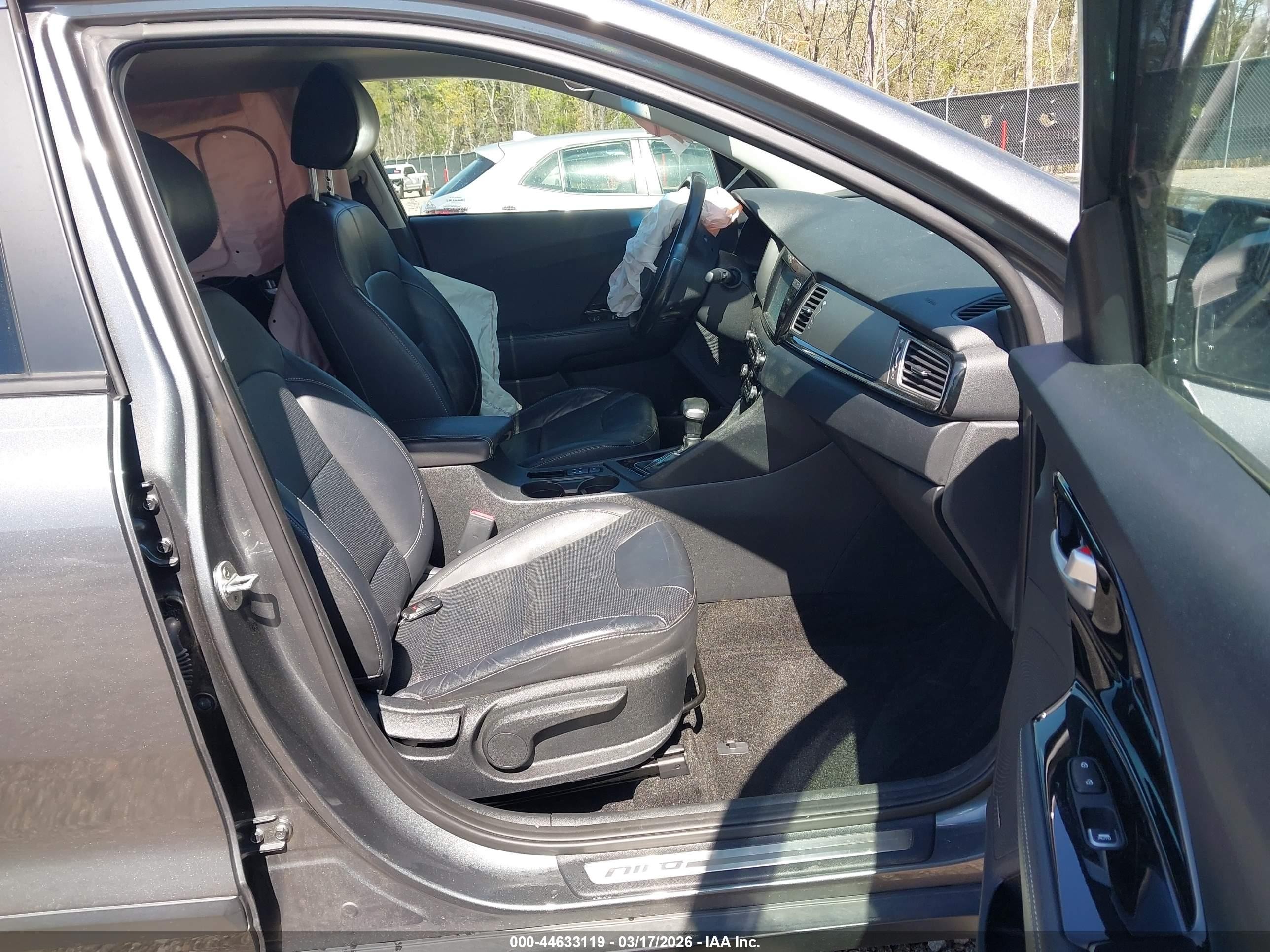 2018 Kia Niro Touring Серый vin: KNDCE3LC1J5125566