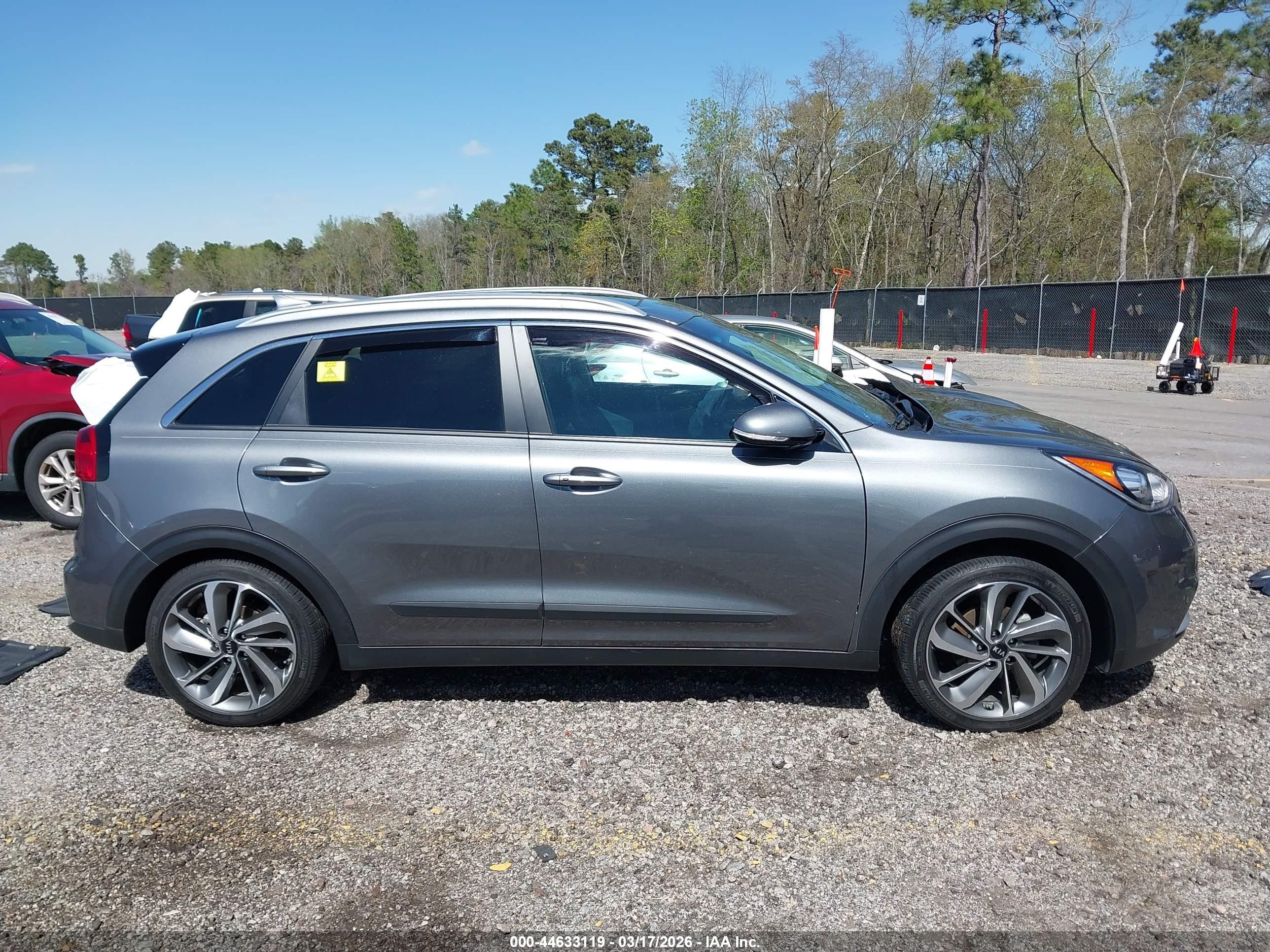 2018 Kia Niro Touring Серый vin: KNDCE3LC1J5125566