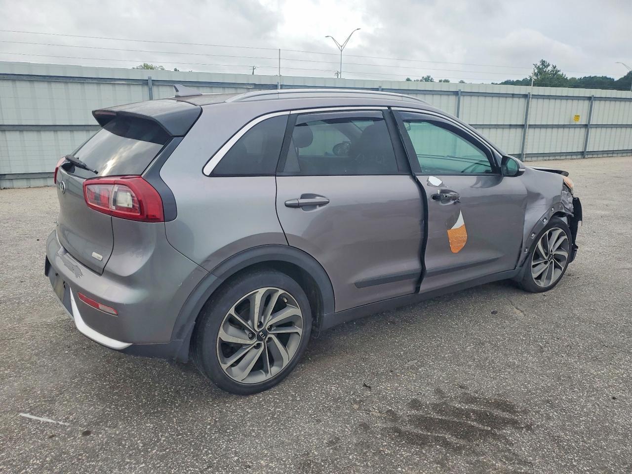 2017 Kia Niro Ex Touring Gray vin: KNDCE3LC4H5090306