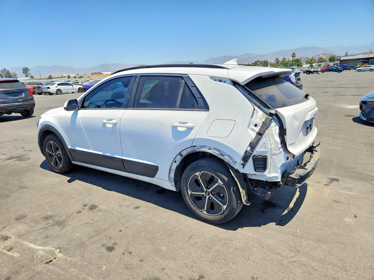 2025 Kia Niro Lx White vin: KNDCP3LE4S5237453