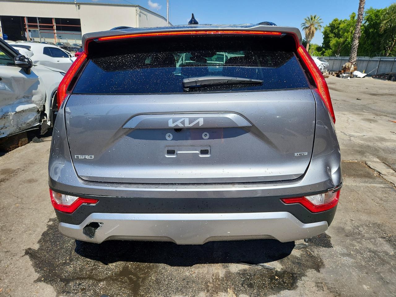 2025 Kia Niro Lx Gray vin: KNDCP3LE5S5278500