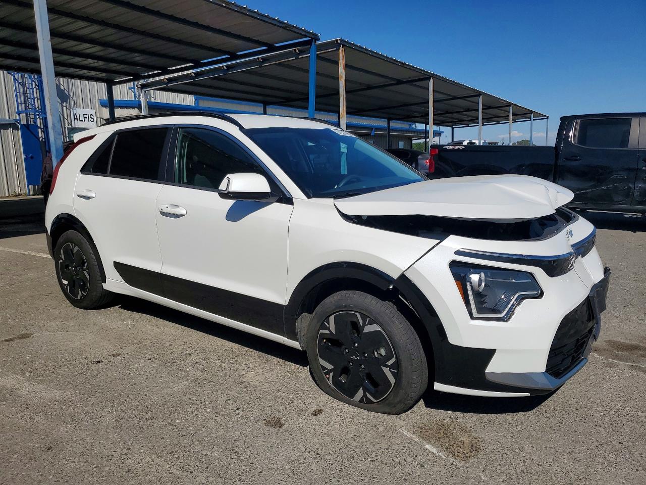 2024 Kia Niro Wind White vin: KNDCR3L14R5111613