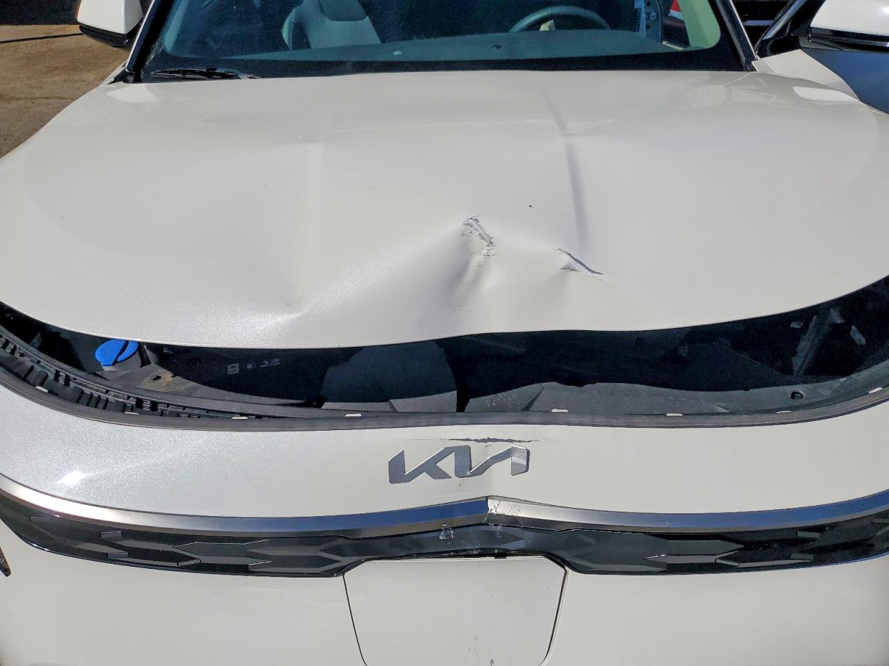2024 Kia Niro Wind White vin: KNDCR3L14R5111613