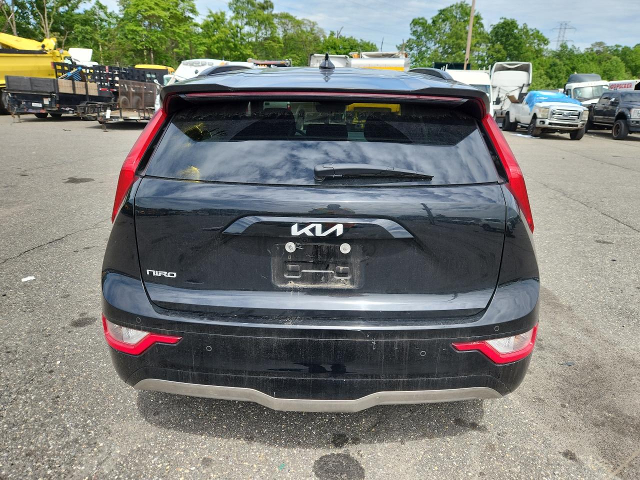 2024 Kia Niro Wind Black vin: KNDCR3L14R5111935 Damage: Rear Bumper, Heavy Scratch, 2 To 3 Inches