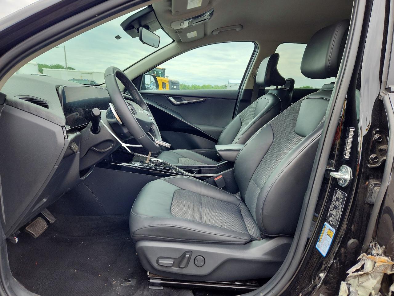 2024 Kia Niro Wind Black vin: KNDCR3L14R5111935