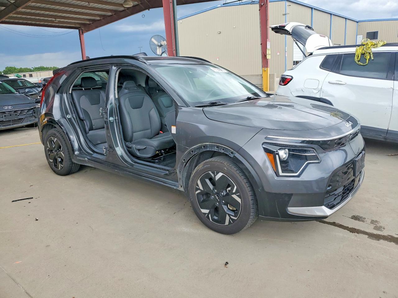 2024 Kia Niro Wind Gray vin: KNDCR3L17R5108317