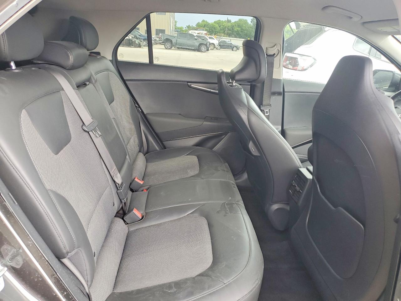 2024 Kia Niro Wind Gray vin: KNDCR3L17R5108317