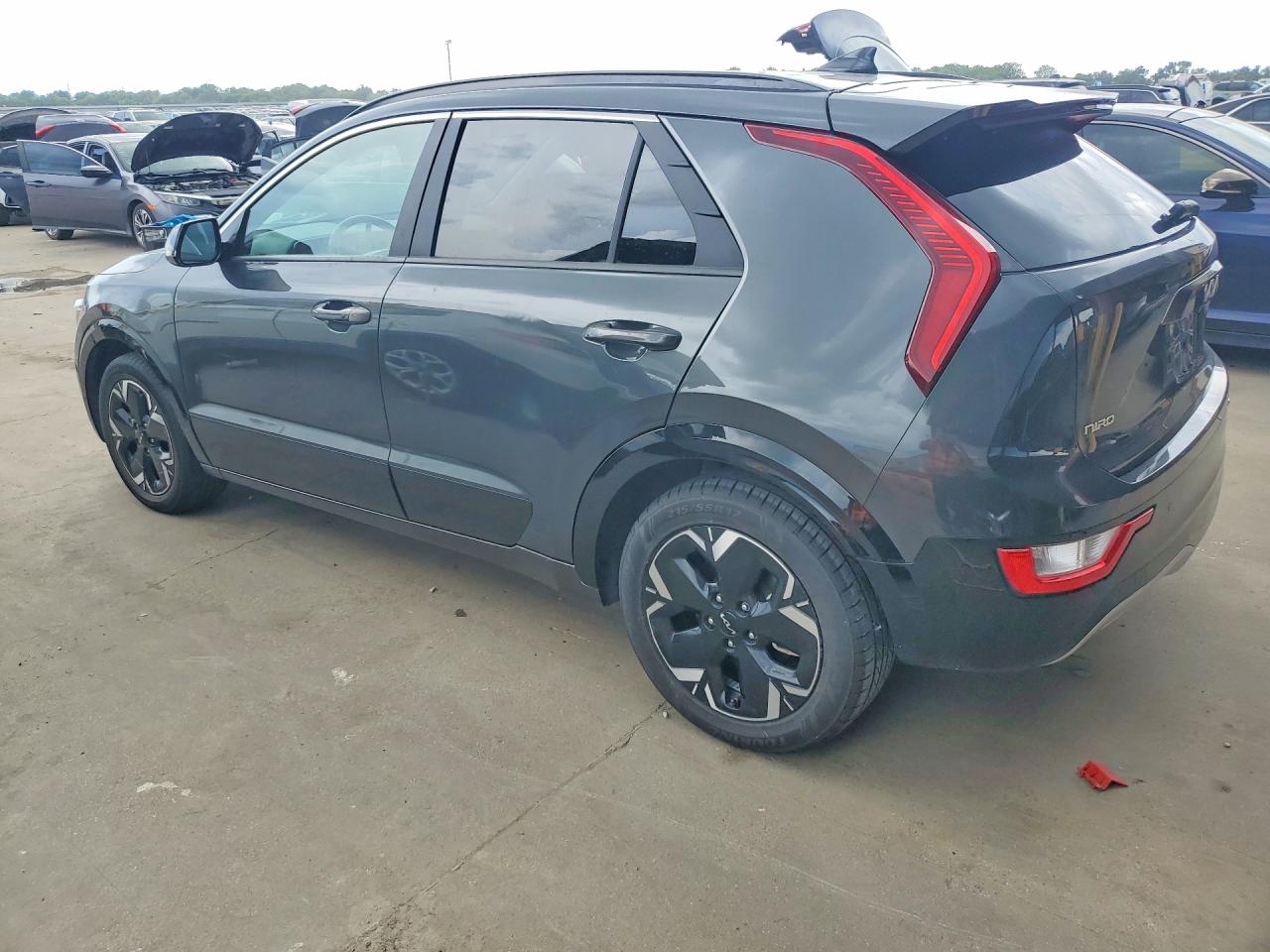 2024 Kia Niro Wind Gray vin: KNDCR3L17R5108317