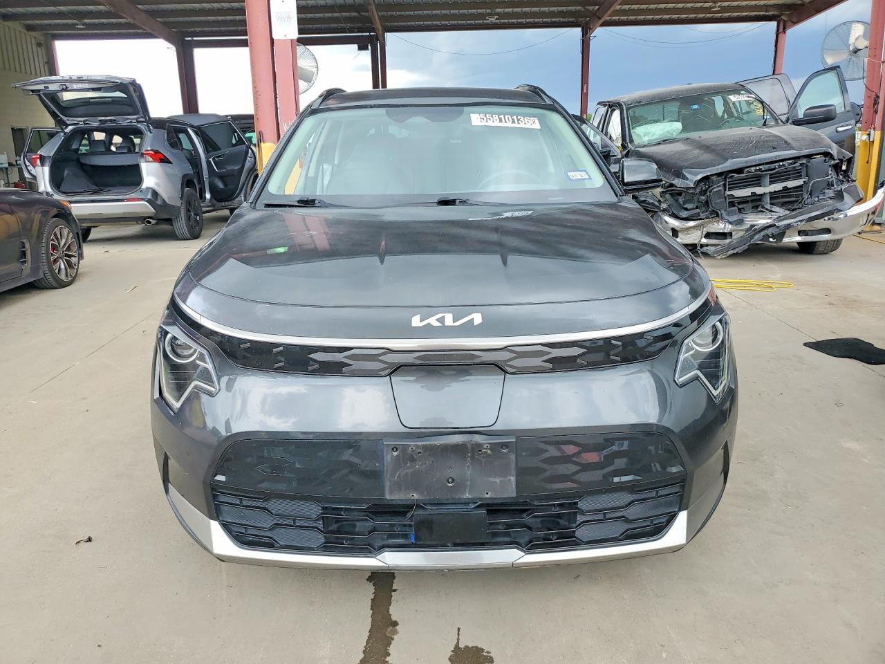 2024 Kia Niro Wind Gray vin: KNDCR3L17R5108317