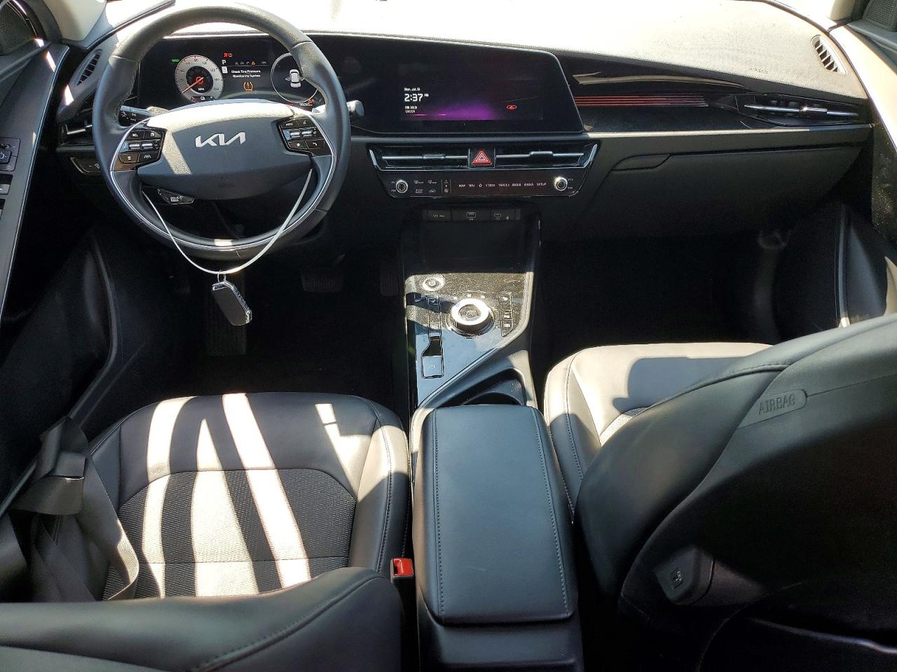 2023 Kia Niro Wind Silver vin: KNDCR3L19P5029633
