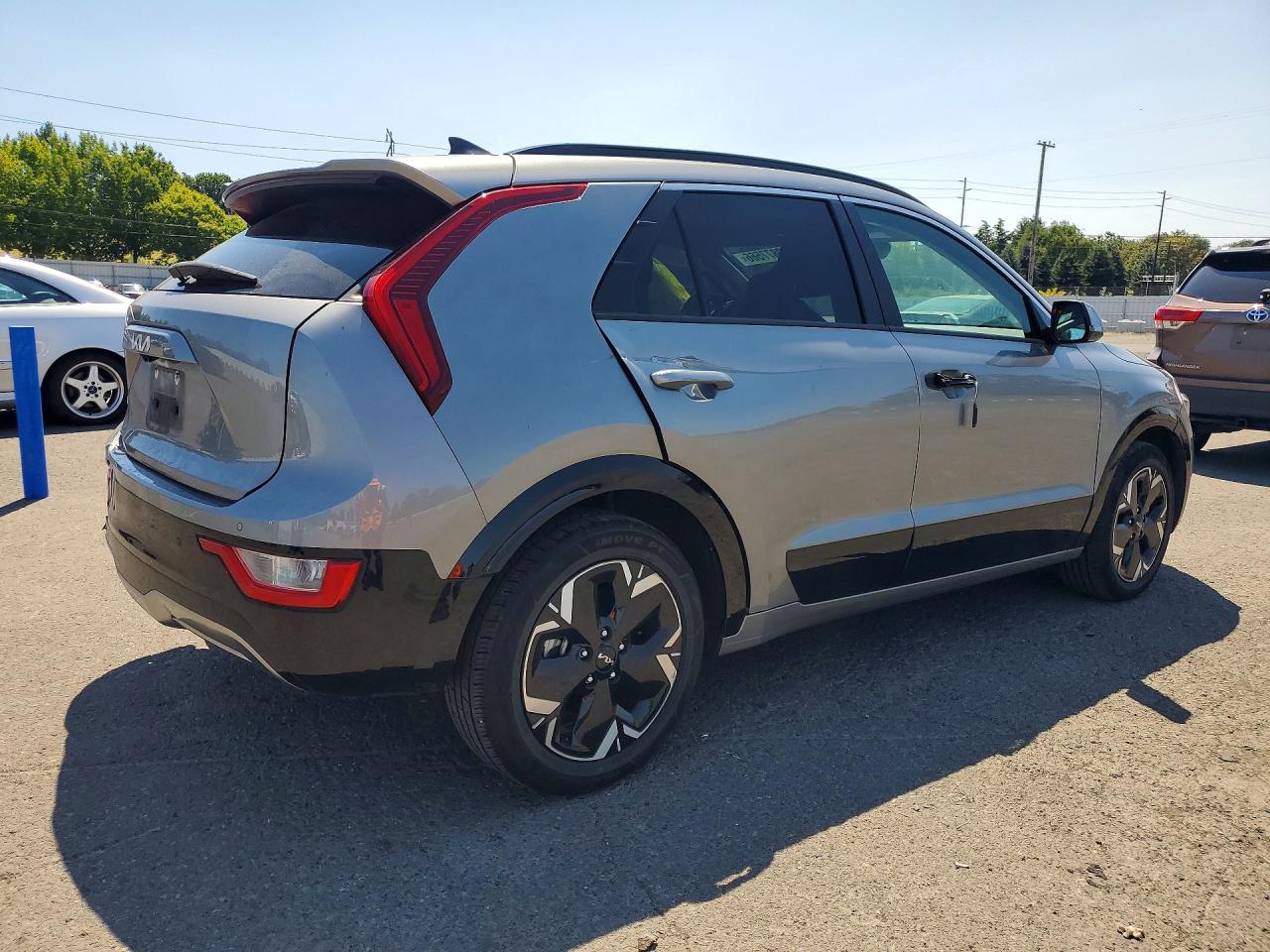 2023 Kia Niro Wind Silver vin: KNDCR3L19P5029633